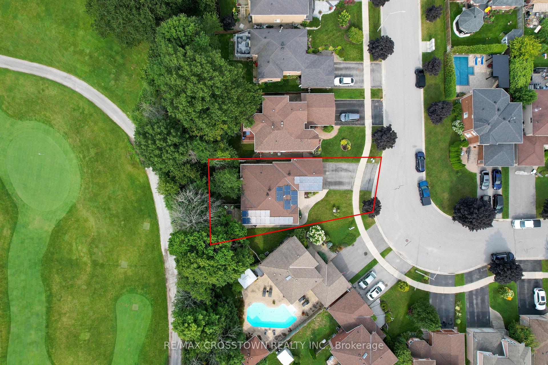 Photo 3 of 38 Crompton Drive, Barrie, Little Lake — HOMEH