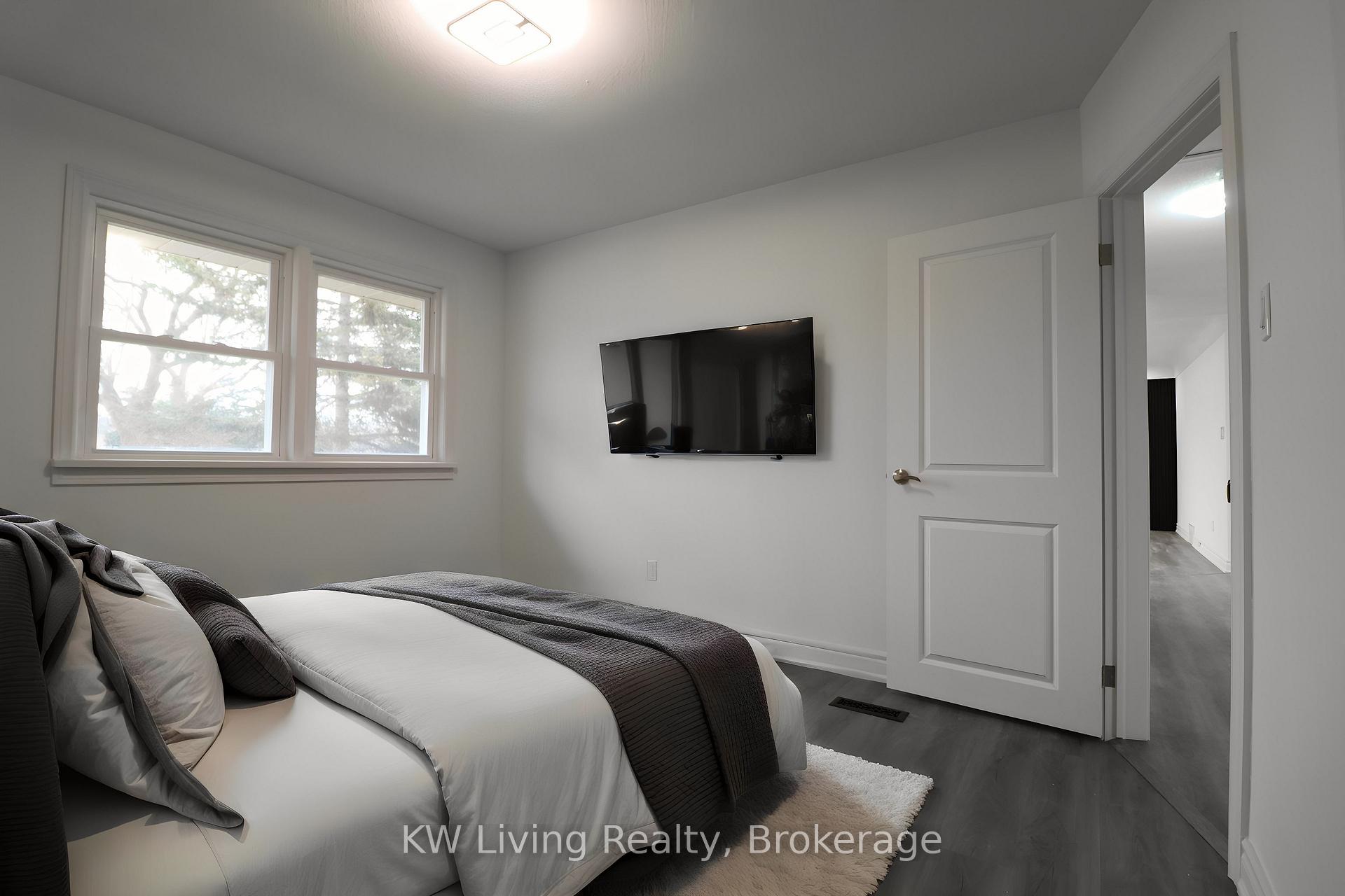 Photo 5 of 14 Redwood Avenue, St. Catharines, Bunting/Linwell — HOMEH