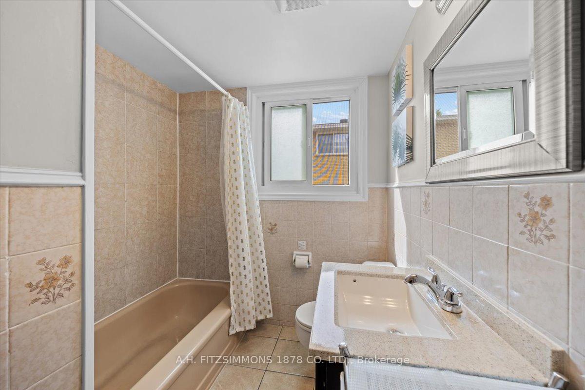 Photo 20 of 1217 Cameo Drive, Ottawa, Copeland Park — HOMEH