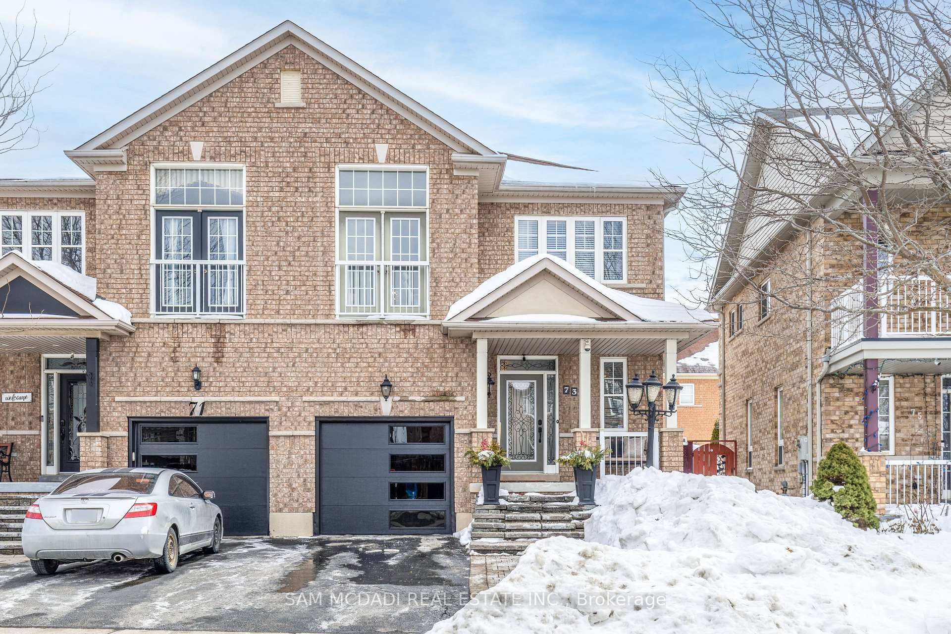 Front of 73 Pergola Way