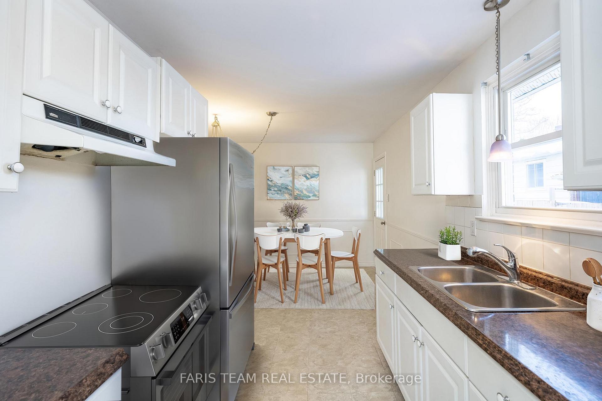 Photo 2 of 13 Burbank Place, Barrie, Wellington — HOMEH