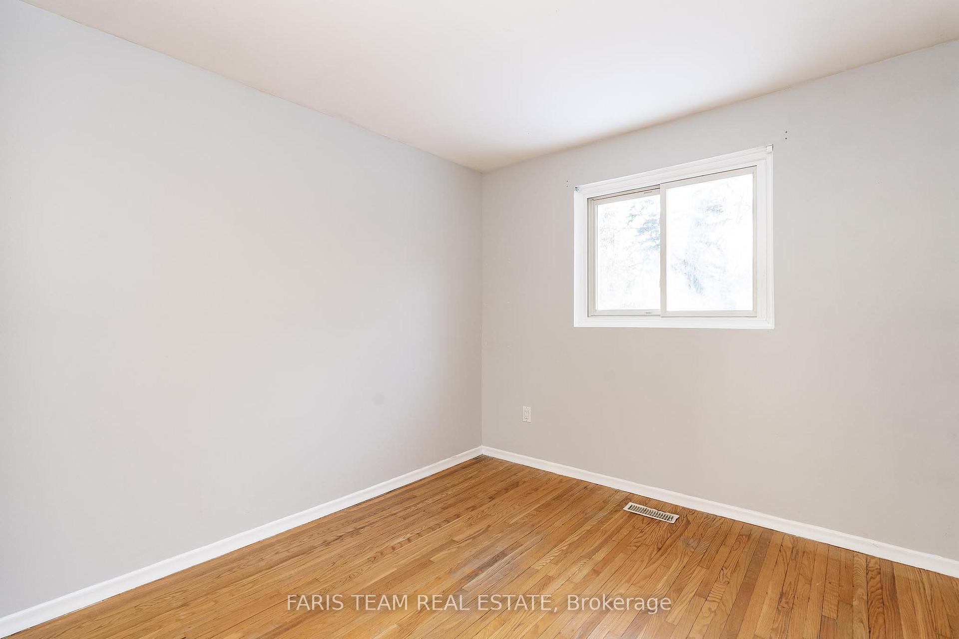 Photo 8 of 13 Burbank Place, Barrie, Wellington — HOMEH