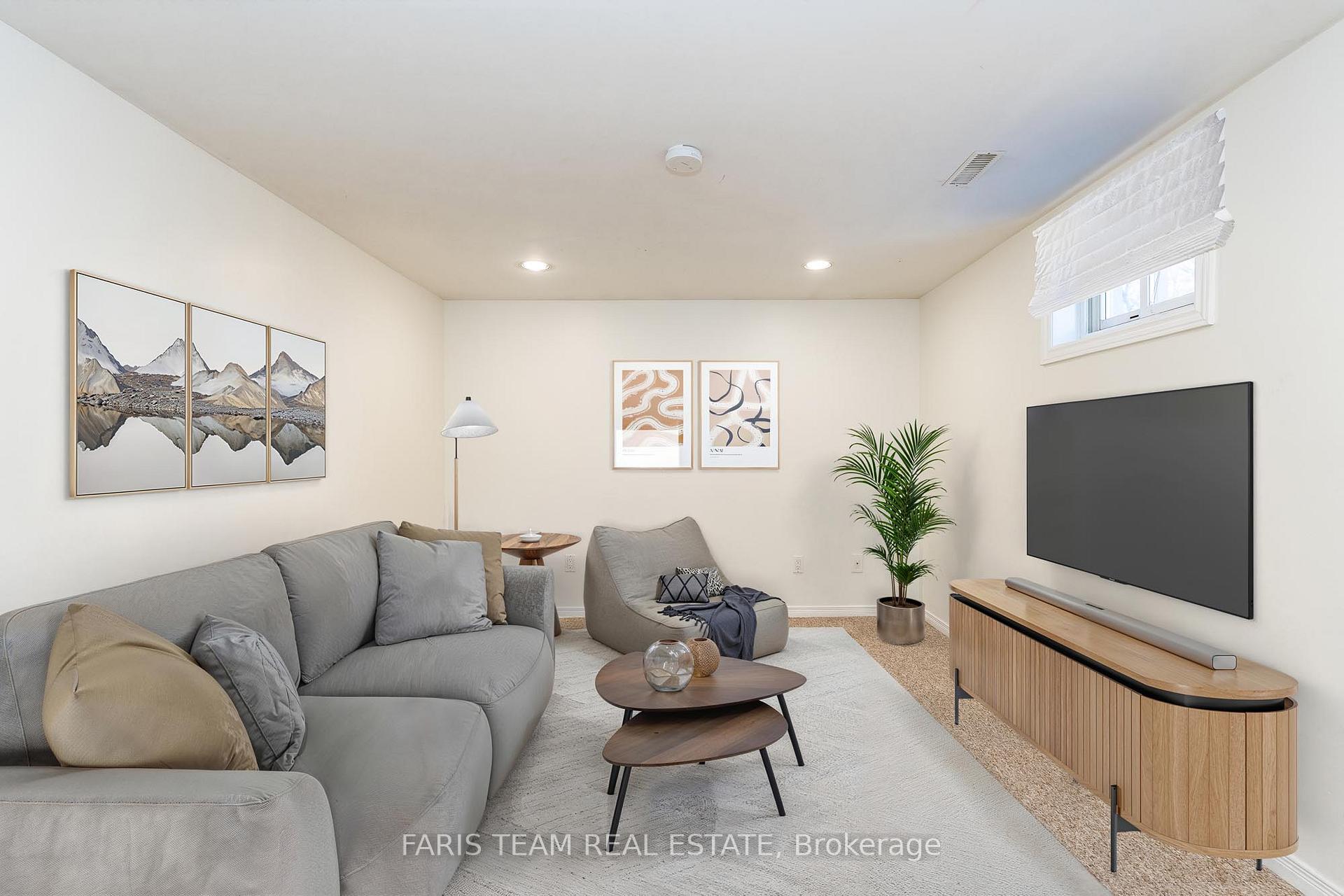 Photo 10 of 13 Burbank Place, Barrie, Wellington — HOMEH