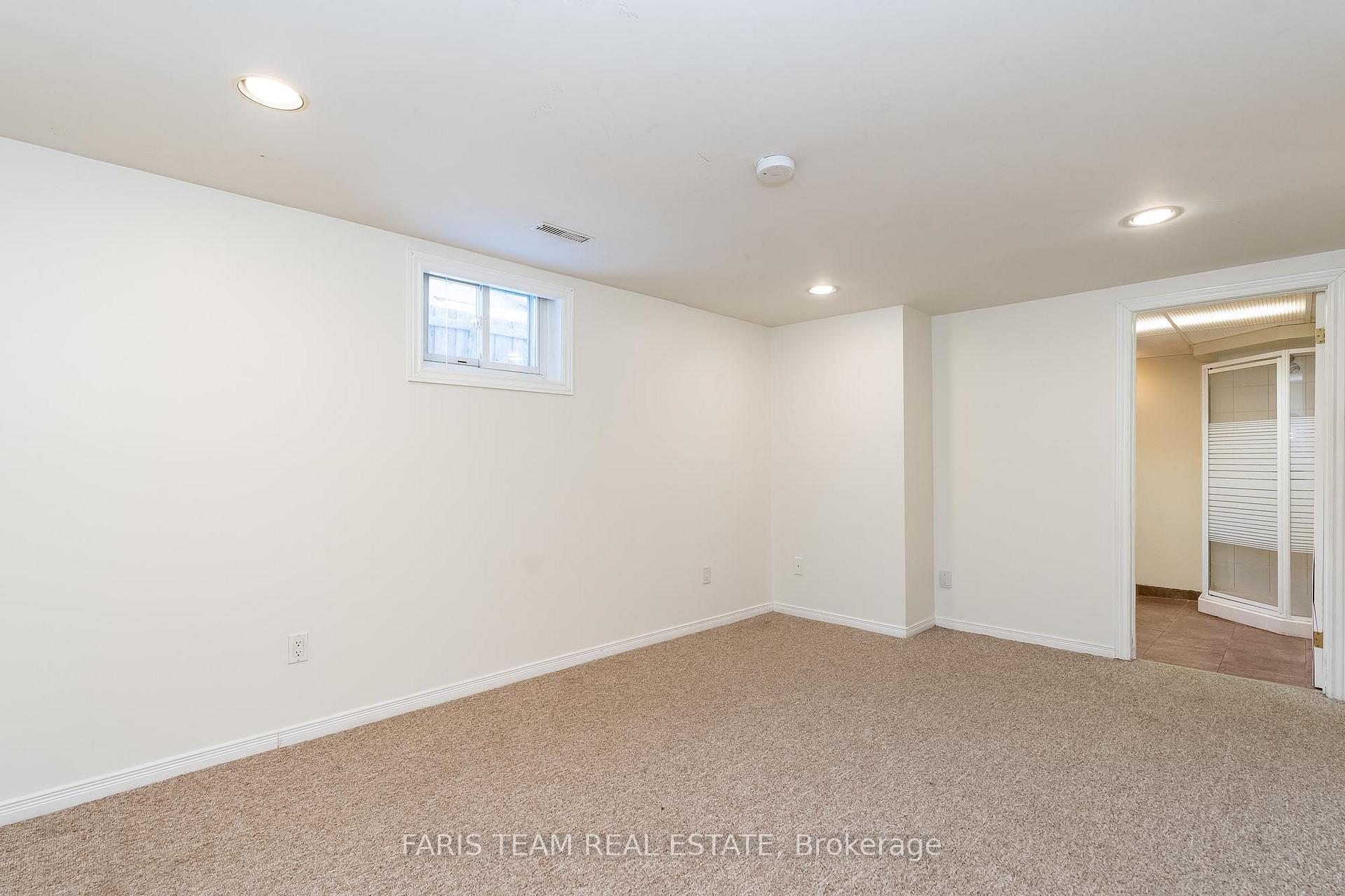 Photo 11 of 13 Burbank Place, Barrie, Wellington — HOMEH