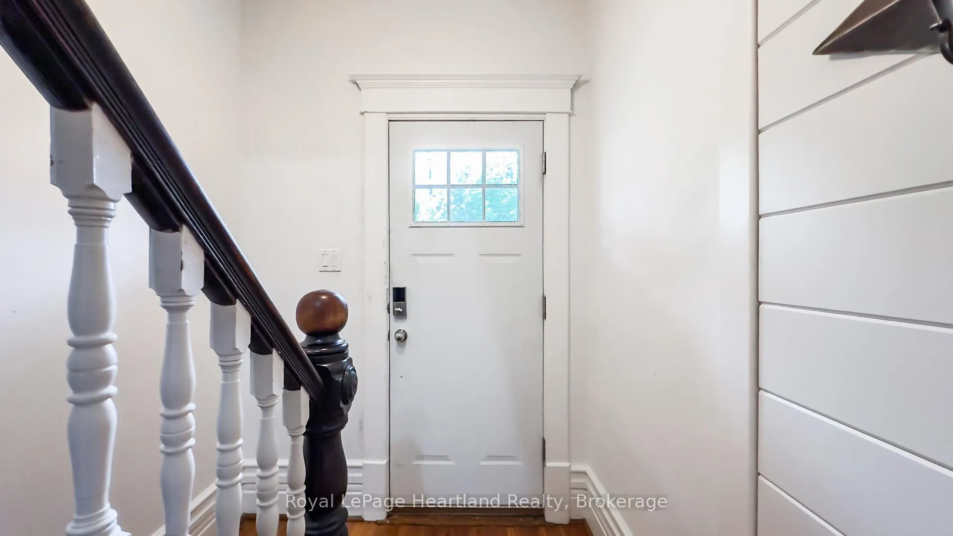 Photo 5 of 132 Elgin Avenue E, Goderich, Goderich (Town) — HOMEH