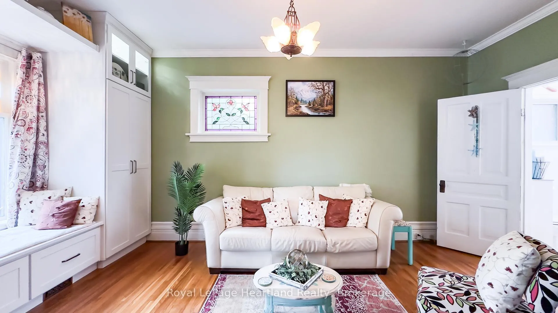 Photo 7 of 132 Elgin Avenue E, Goderich, Goderich (Town) — HOMEH