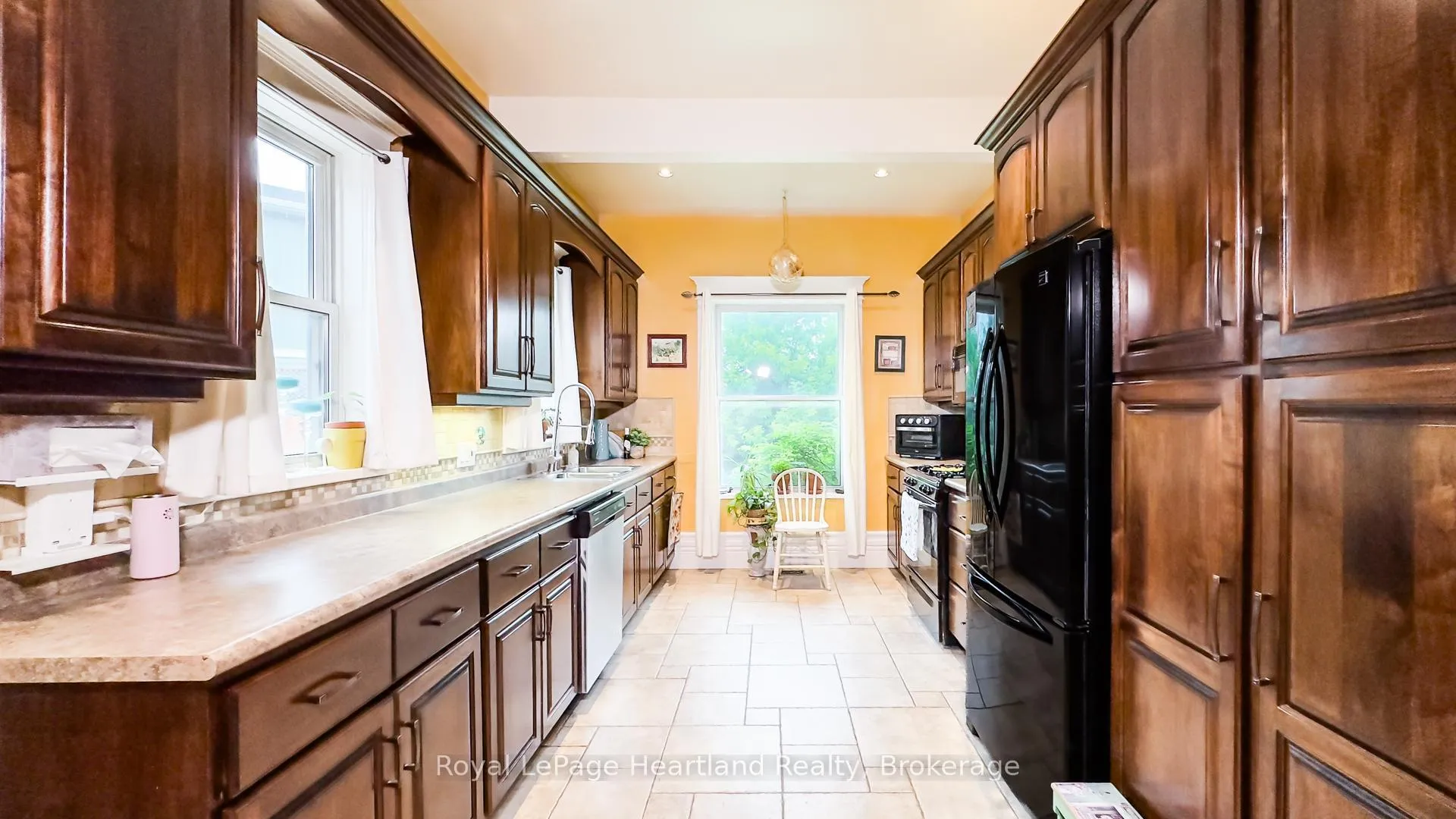 Photo 19 of 132 Elgin Avenue E, Goderich, Goderich (Town) — HOMEH