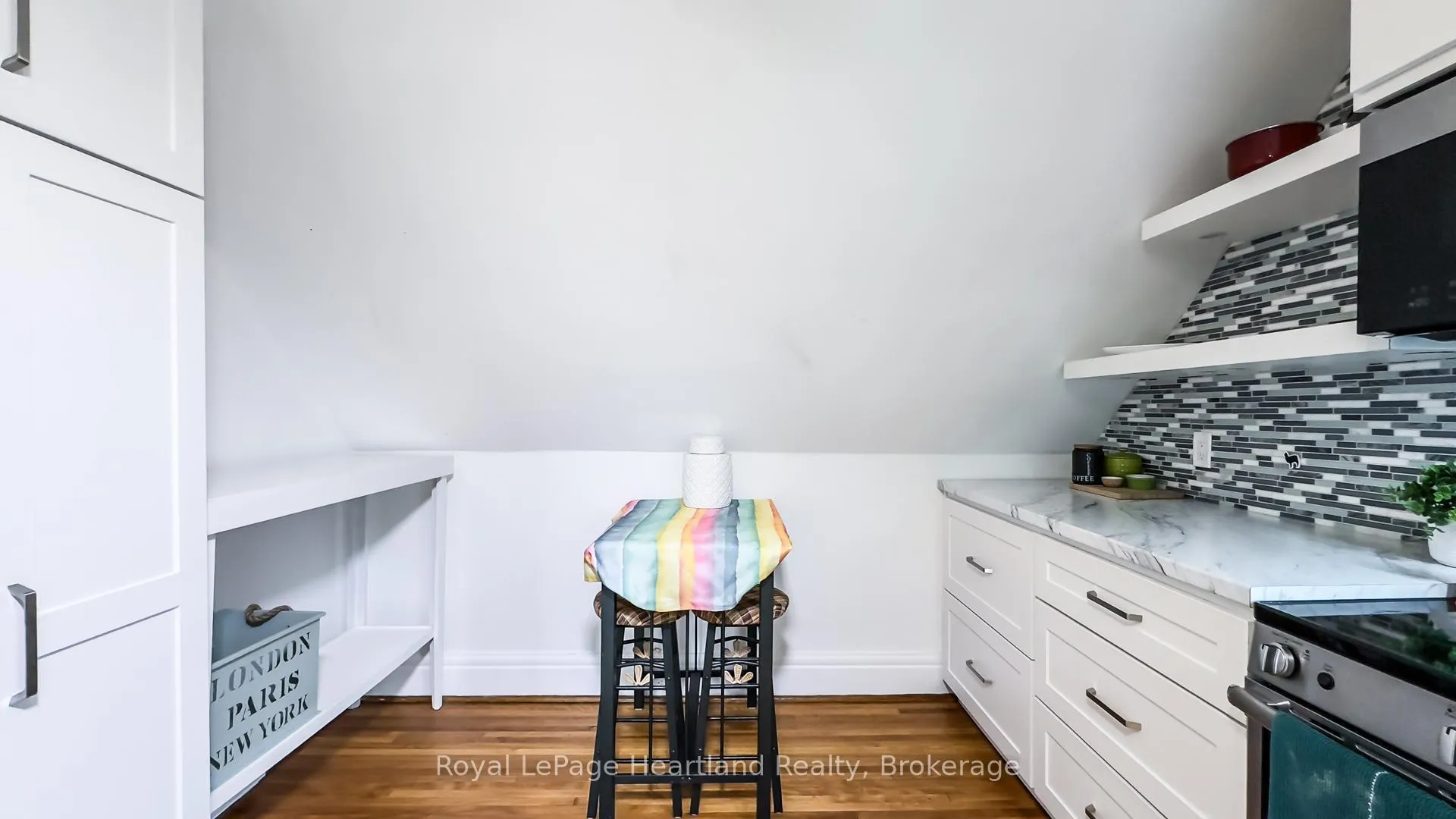 Photo 34 of 132 Elgin Avenue E, Goderich, Goderich (Town) — HOMEH