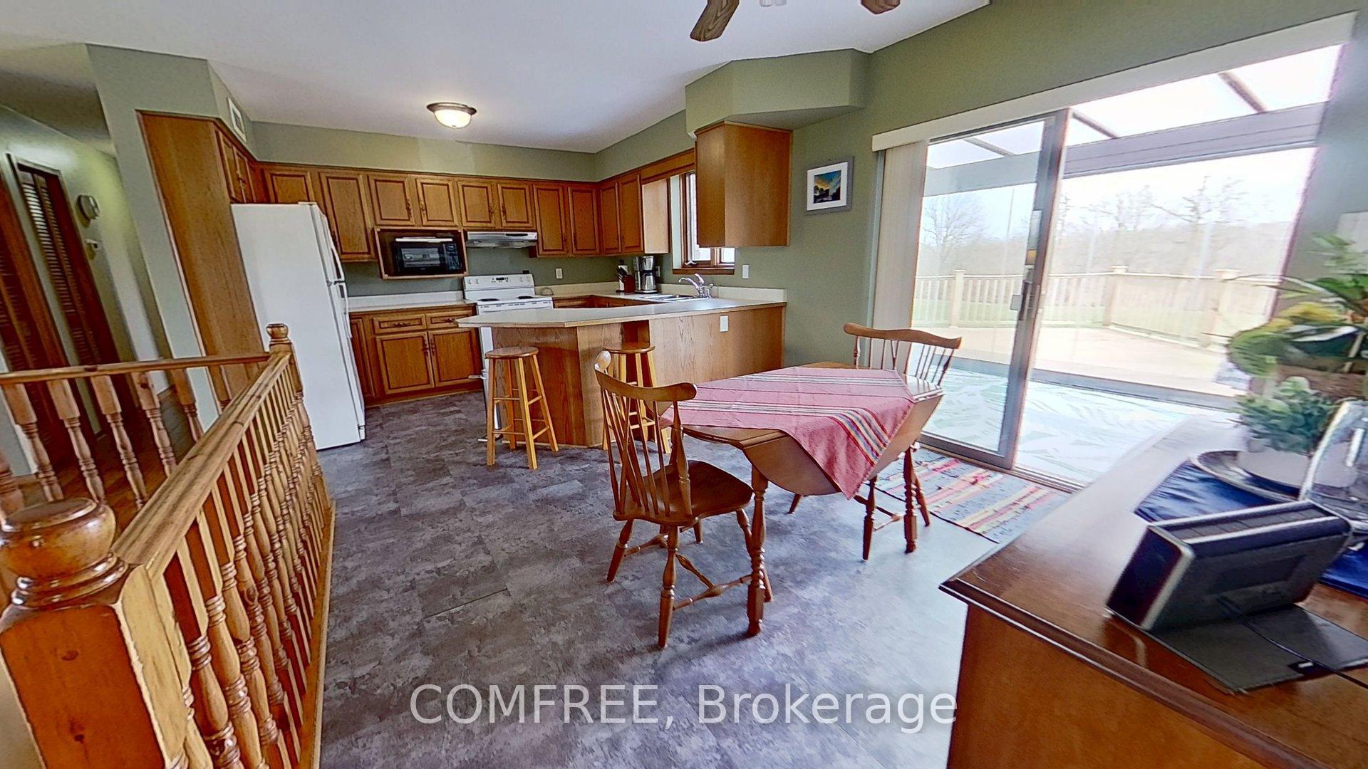 Photo 5 of 3938 Tile Yard Road, Enniskillen, Petrolia — HOMEH