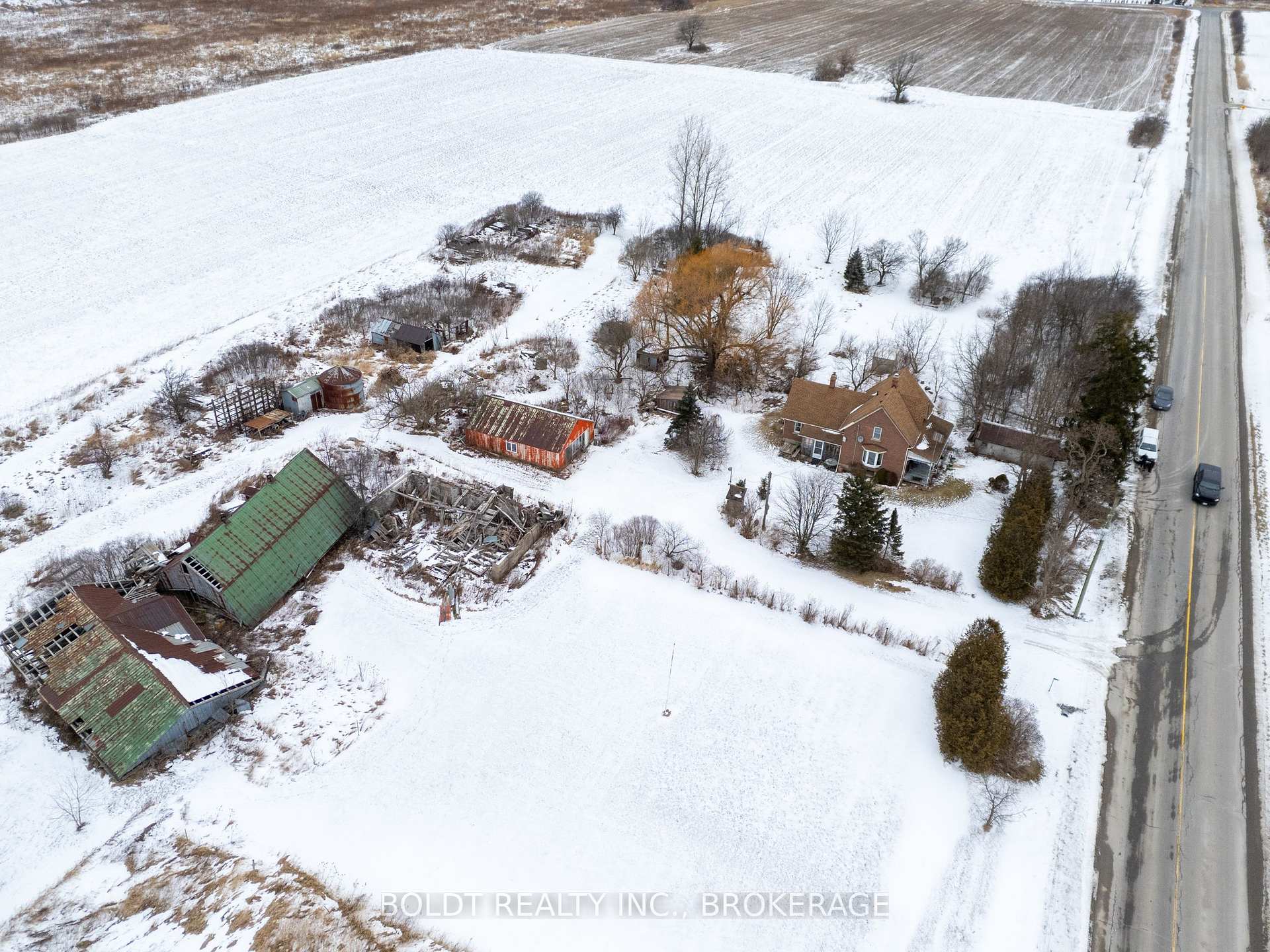 Photo 3 of 339 Eleventh Road E, Hamilton, Rural Stoney Creek — HOMEH