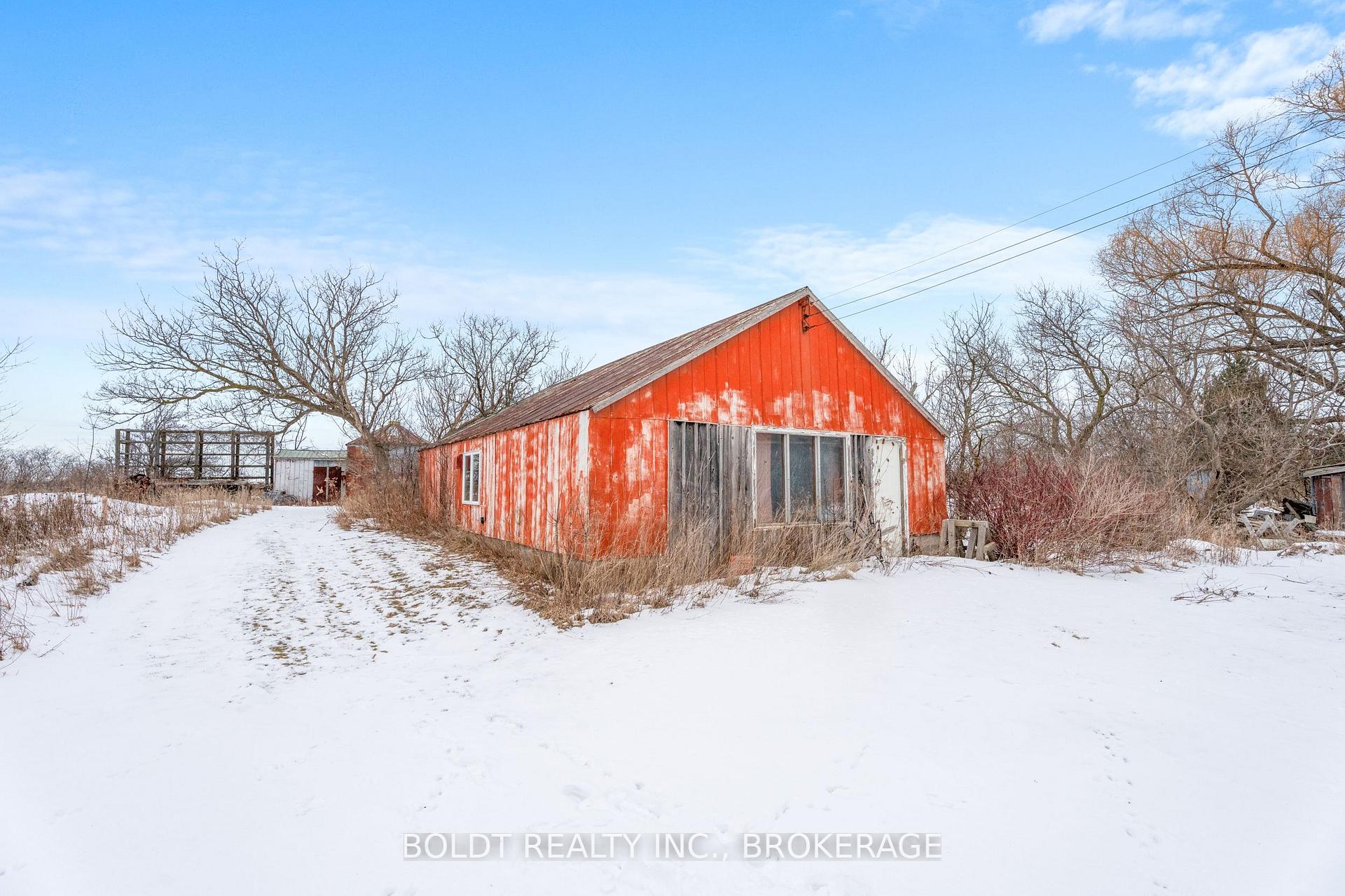 Photo 17 of 339 Eleventh Road E, Hamilton, Rural Stoney Creek — HOMEH
