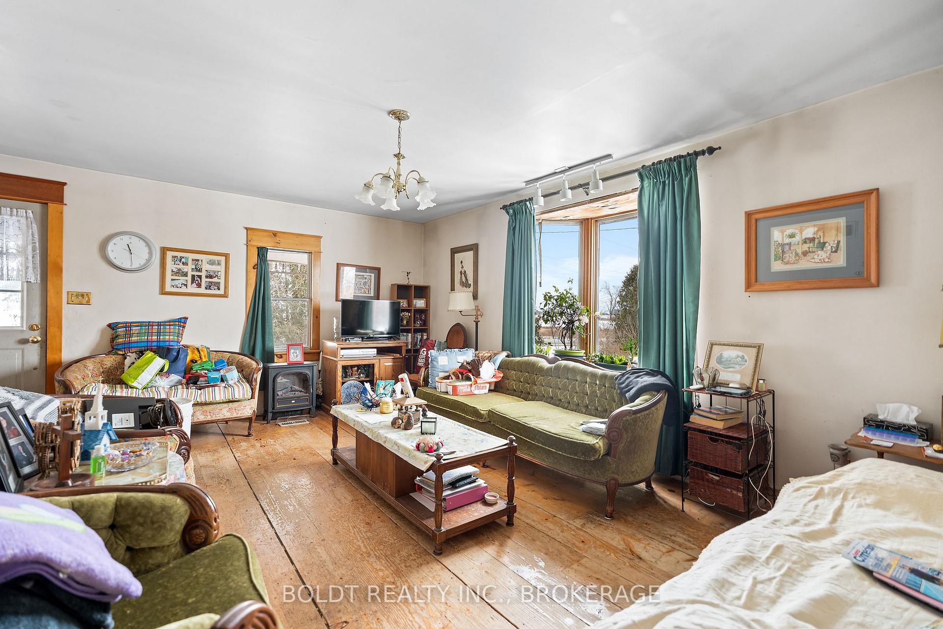 Photo 25 of 339 Eleventh Road E, Hamilton, Rural Stoney Creek — HOMEH