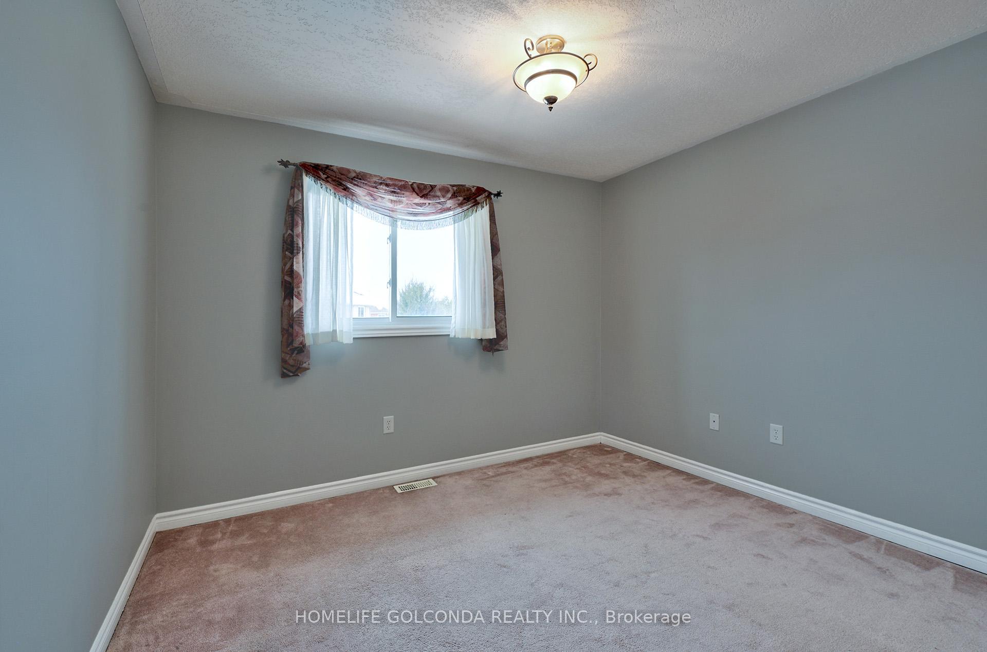 Photo 18 of 22 Carley Crescent, Barrie, Painswick South — HOMEH