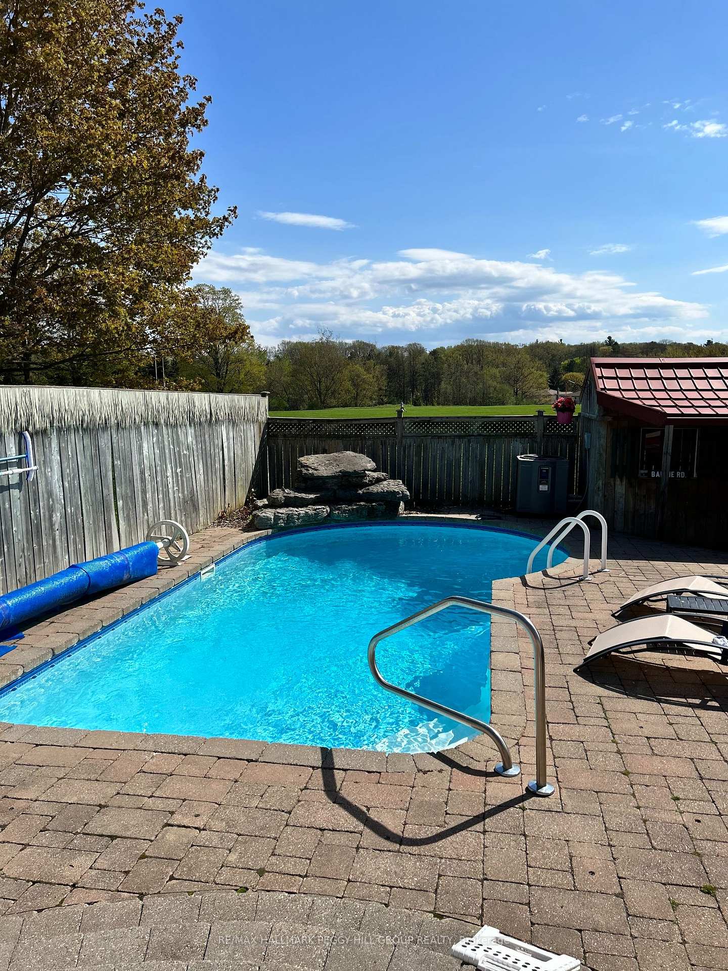 Photo 11 of 136 Lillian Crescent, Barrie, Sunnidale — HOMEH