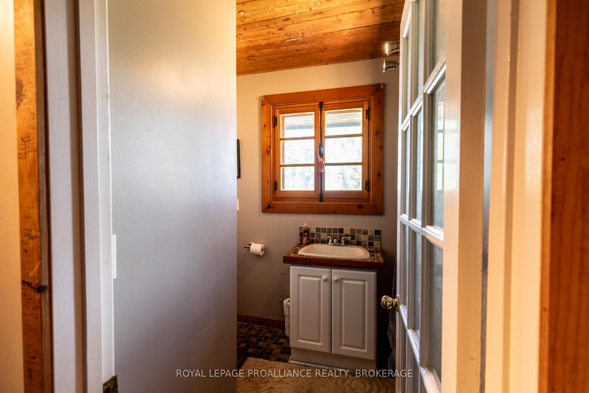 Photo 19 of 275 Carpenter Point Road, Frontenac Islands, The Islands — HOMEH