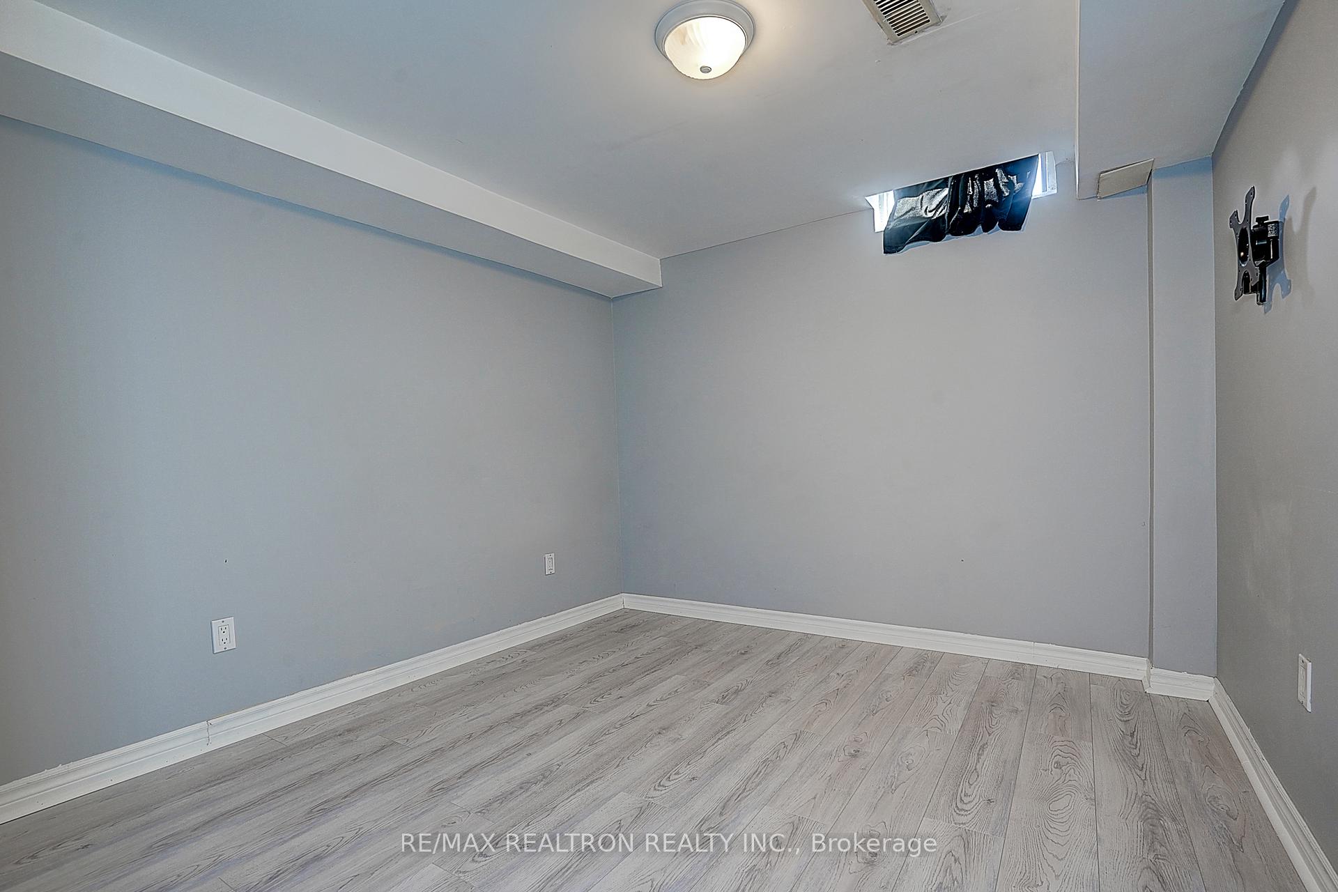 Photo 38 of 43 Quance Street, Barrie, Holly — HOMEH