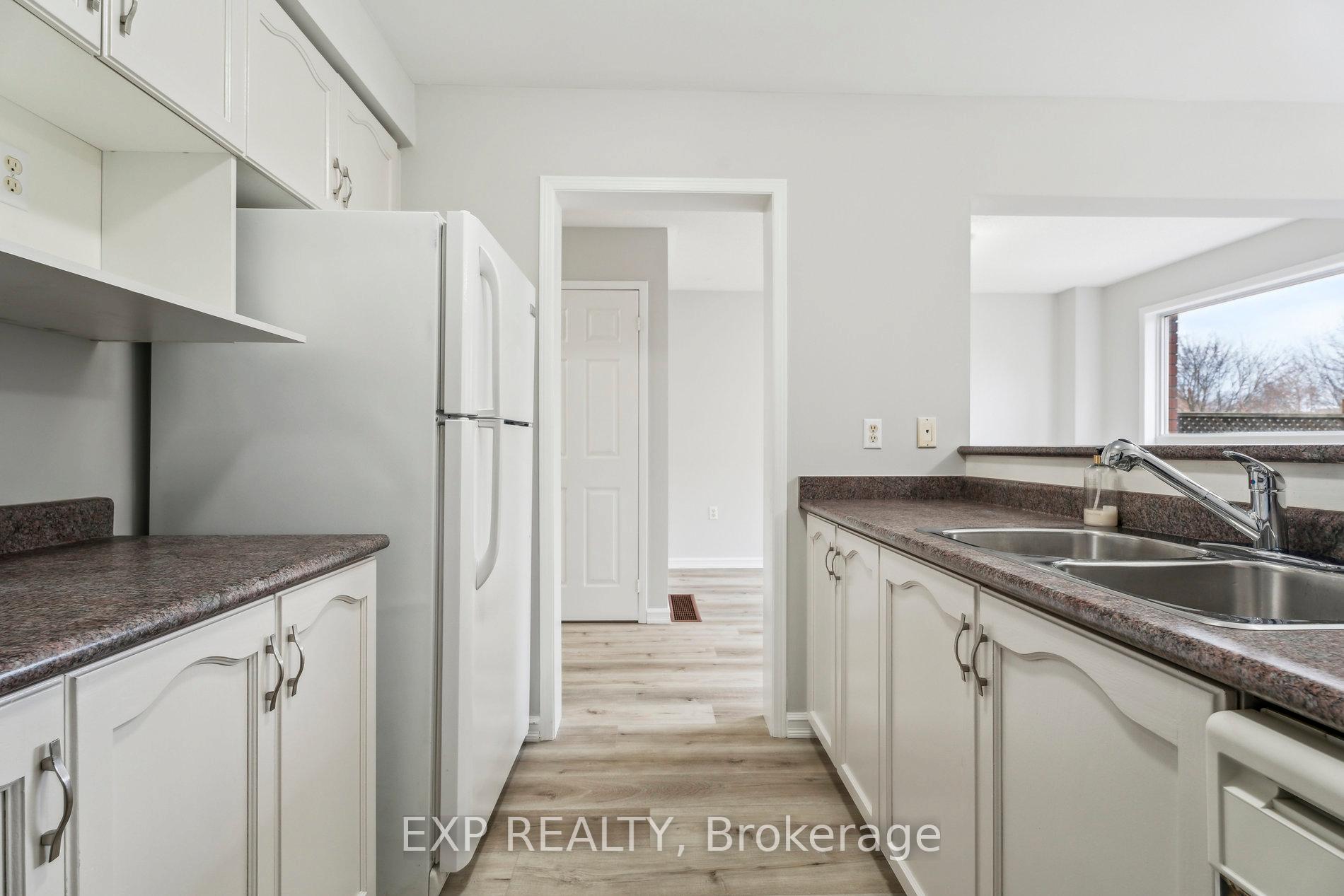 Photo 12 of 6 Huitema Court, Barrie, Holly — HOMEH
