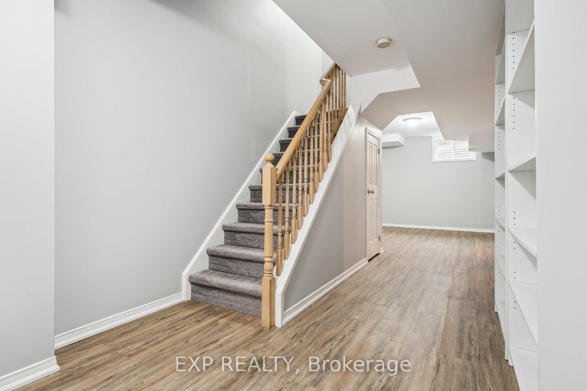 Photo 23 of 6 Huitema Court, Barrie, Holly — HOMEH