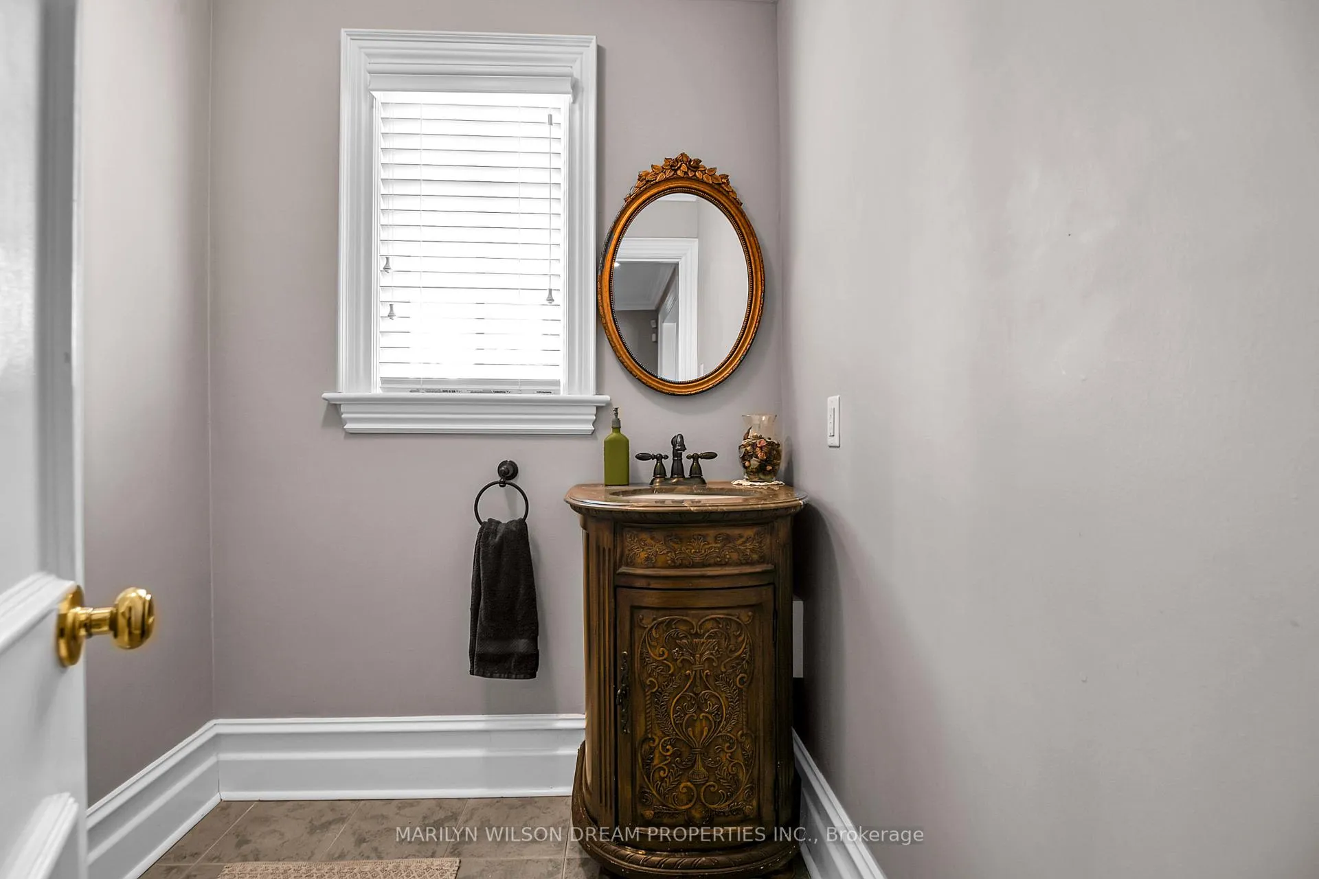 Photo 14 of 211 Northcote Place, Ottawa, Rockcliffe — HOMEH