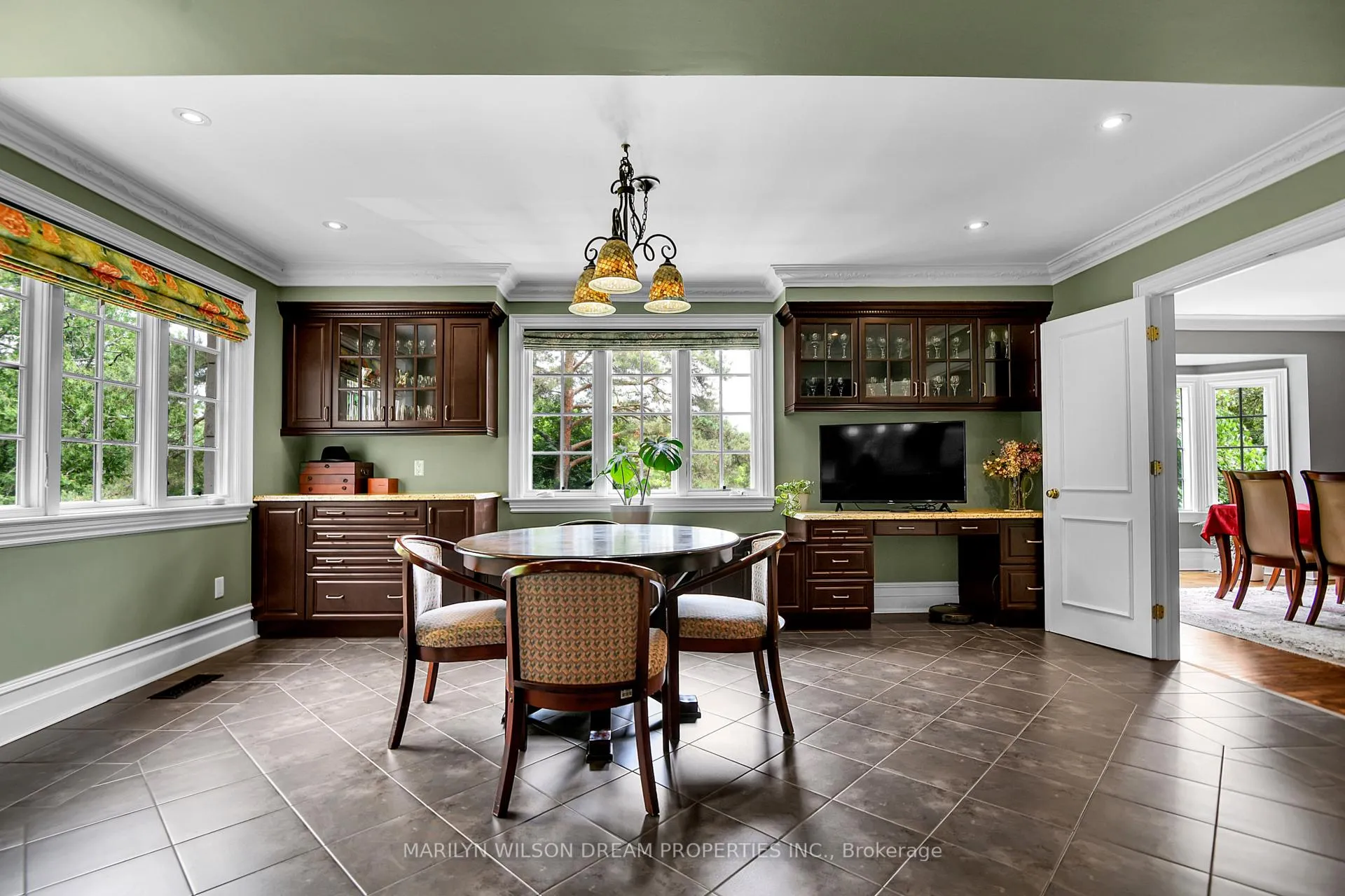 Photo 24 of 211 Northcote Place, Ottawa, Rockcliffe — HOMEH