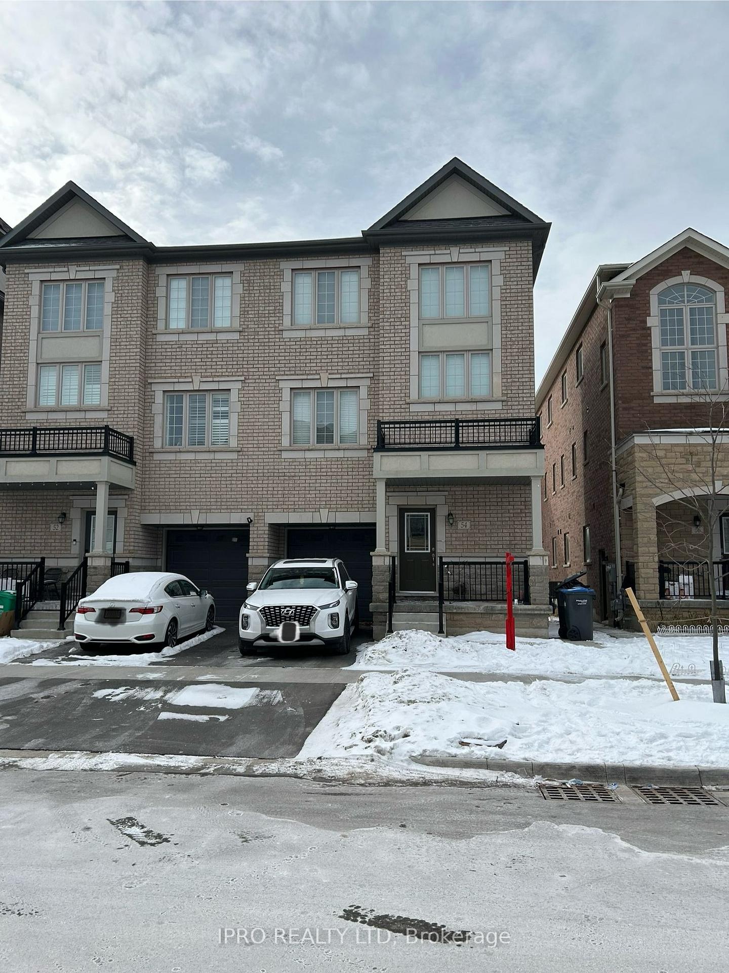 Front of 54 Hashmi Place