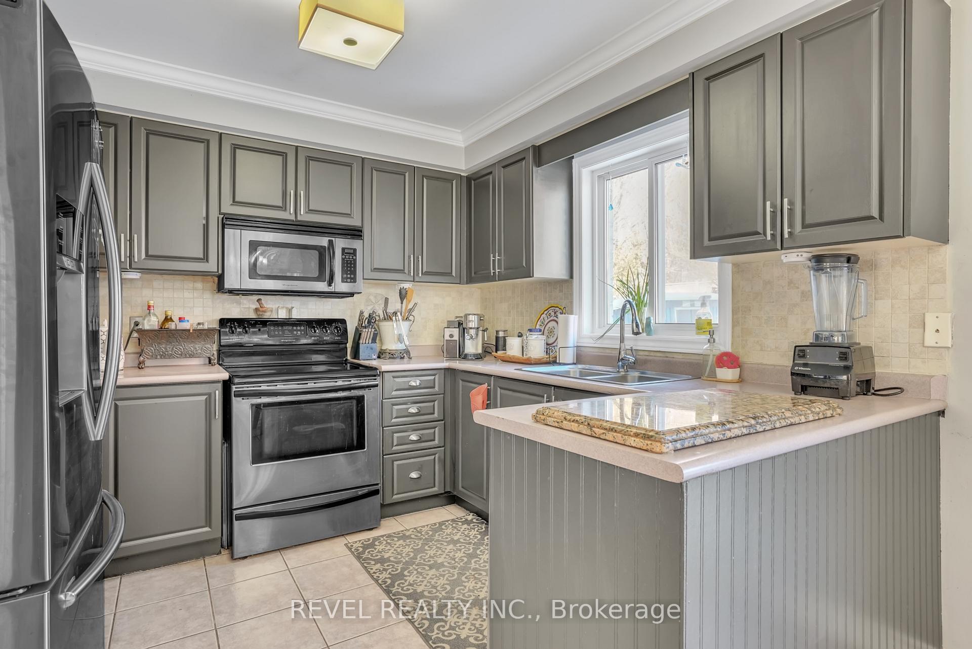 Photo 9 of 152 Esther Drive, Barrie, Painswick South — HOMEH
