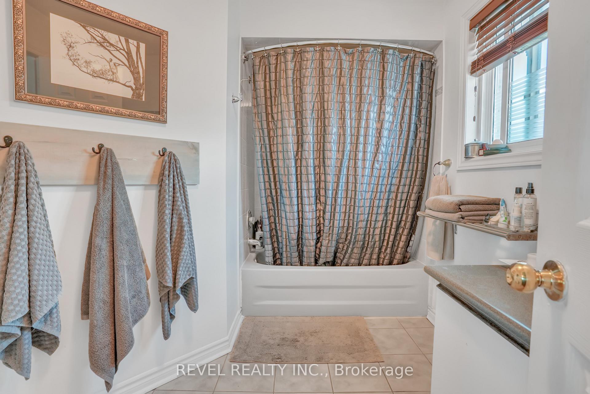 Photo 20 of 152 Esther Drive, Barrie, Painswick South — HOMEH