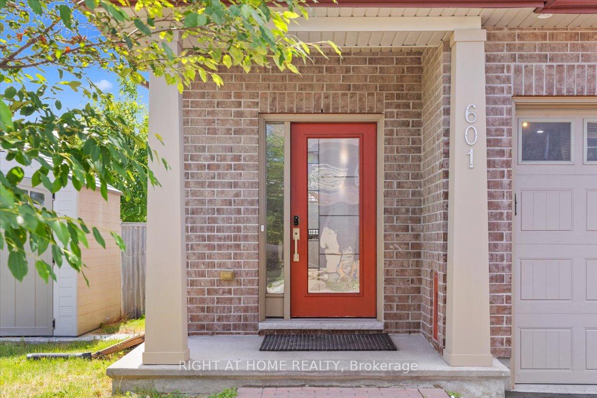 Photo 12 of 601 Willowmere Way, Ottawa, Blossom Park/Kemp Park/Findlay Creek — HOMEH