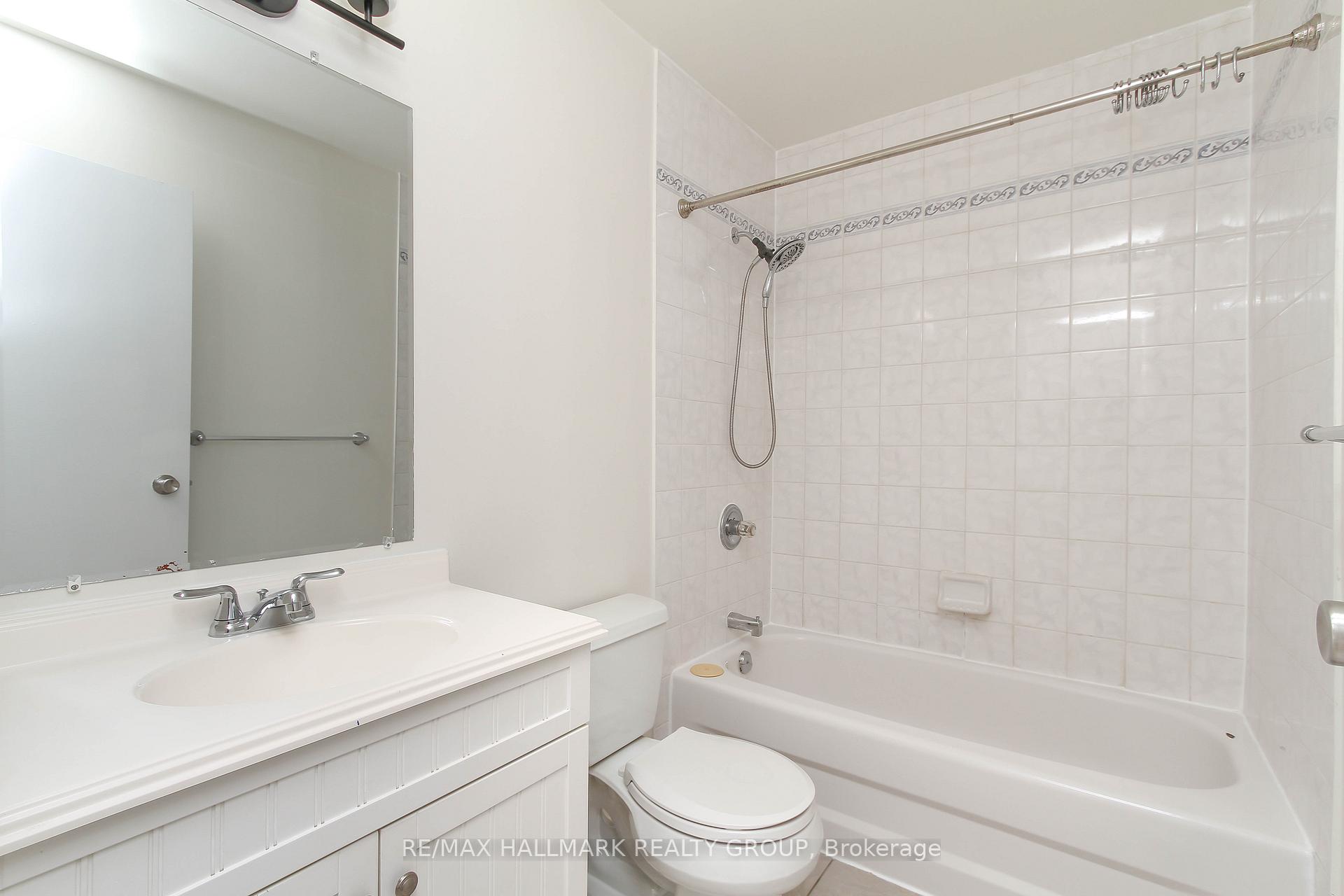 Photo 19 of 1800 Stonehenge Crescent, Ottawa, Pineview — HOMEH