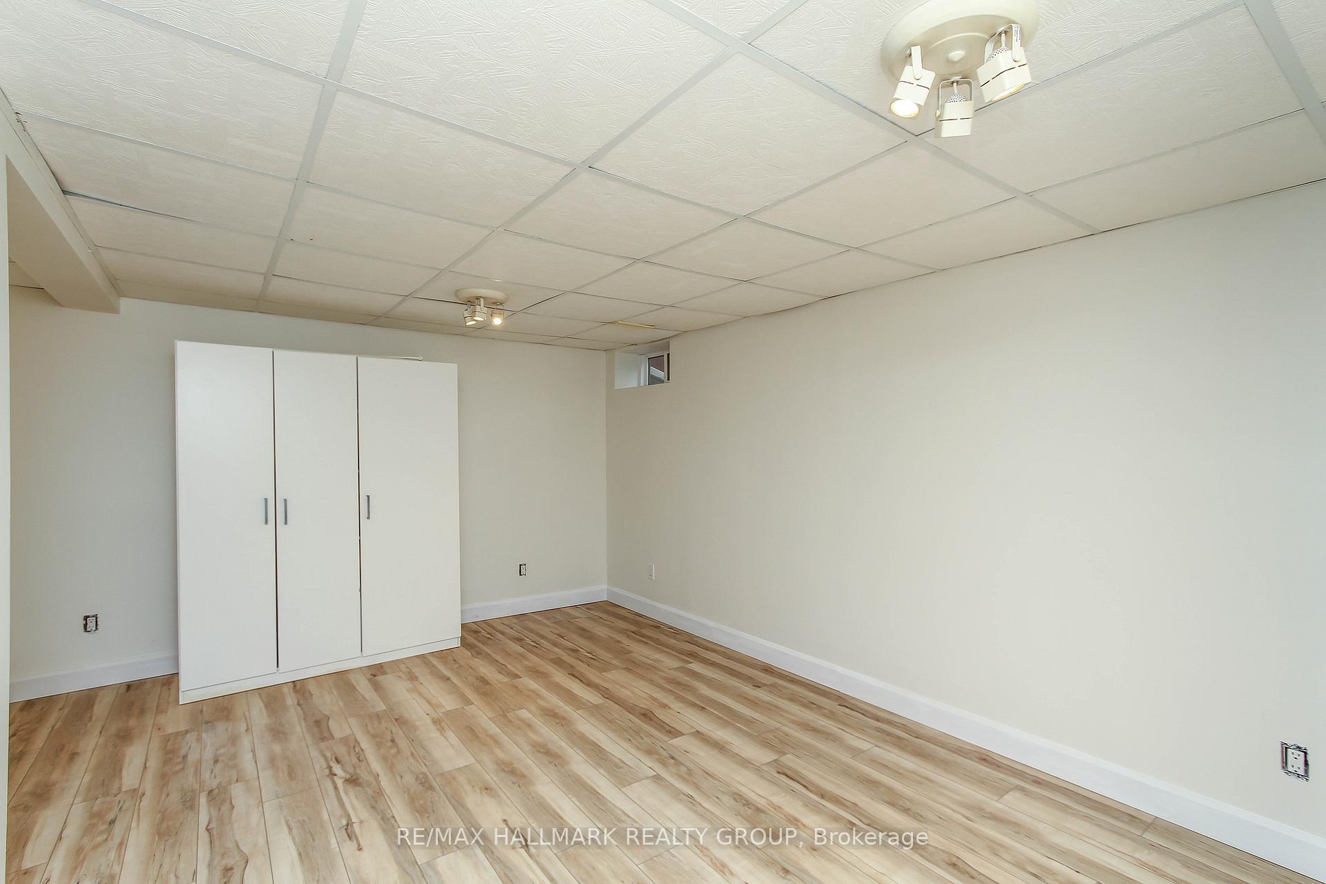 Photo 28 of 1800 Stonehenge Crescent, Ottawa, Pineview — HOMEH