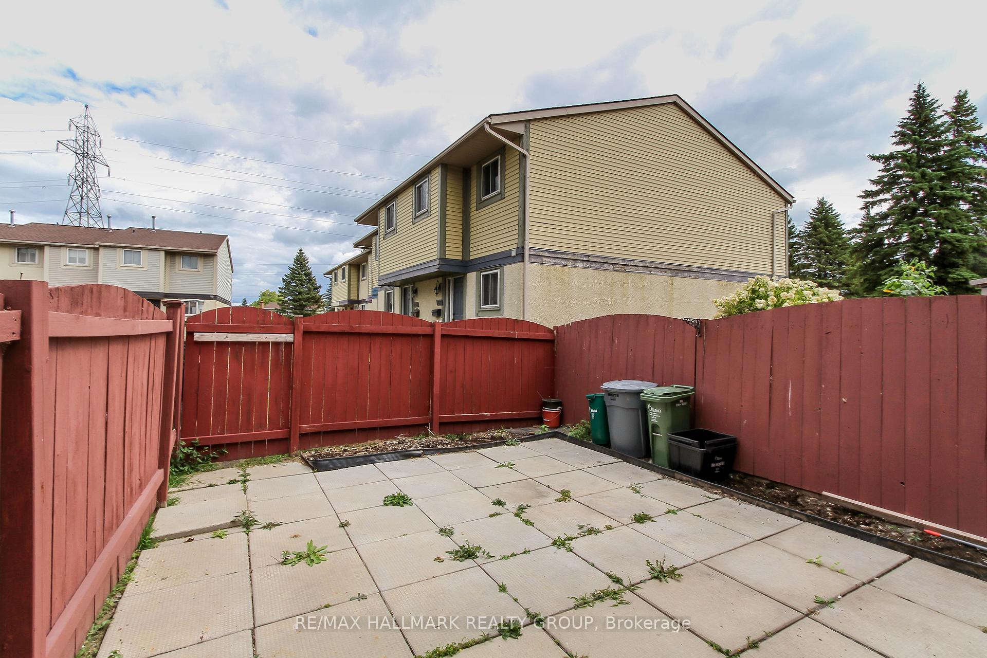 Photo 27 of 1800 Stonehenge Crescent, Ottawa, Pineview — HOMEH