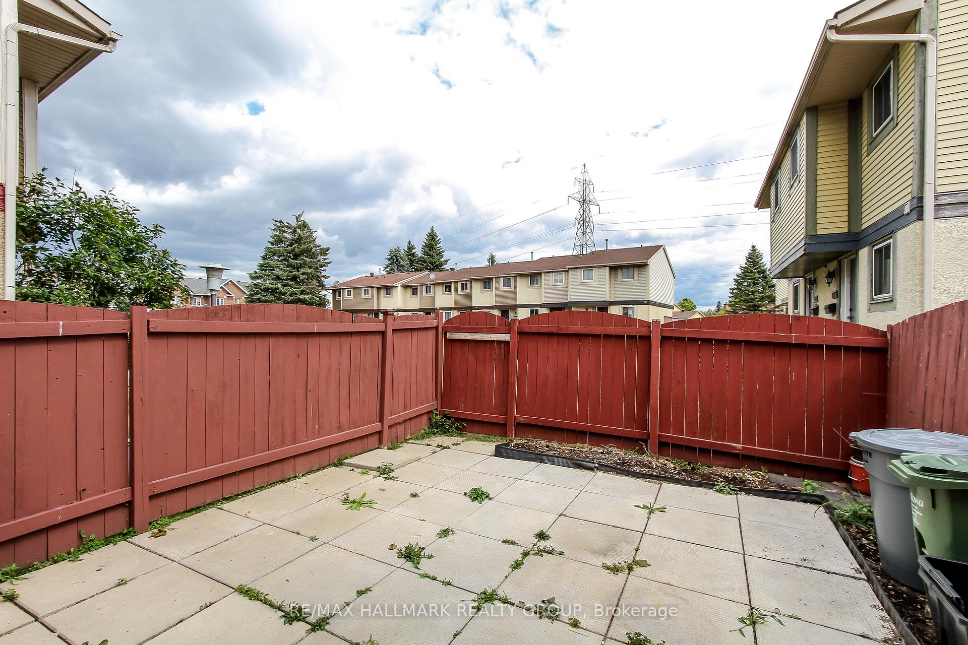 Photo 29 of 1800 Stonehenge Crescent, Ottawa, Pineview — HOMEH