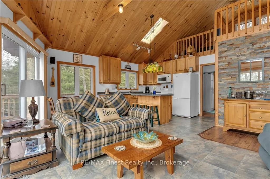 Photo 18 of 14 Downie, Frontenac Islands, The Islands — HOMEH