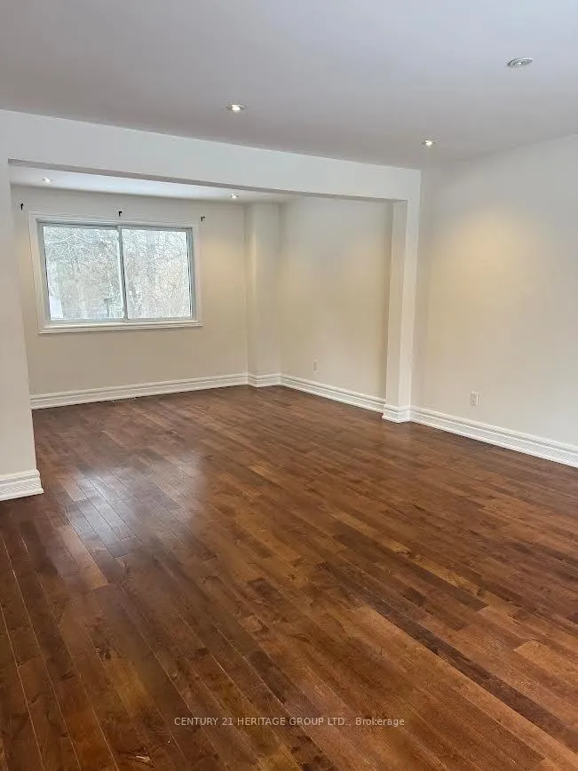Photo 6 of 913 Jacarandah Drive, Newmarket, Huron Heights-Leslie Valley — HOMEH