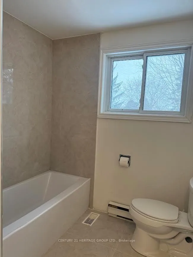 Photo 20 of 913 Jacarandah Drive, Newmarket, Huron Heights-Leslie Valley — HOMEH
