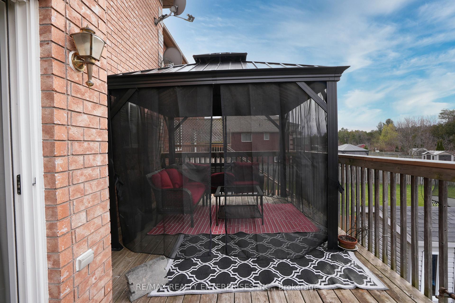 Photo 14 of 28 Sun King Crescent, Barrie, Innis-Shore — HOMEH