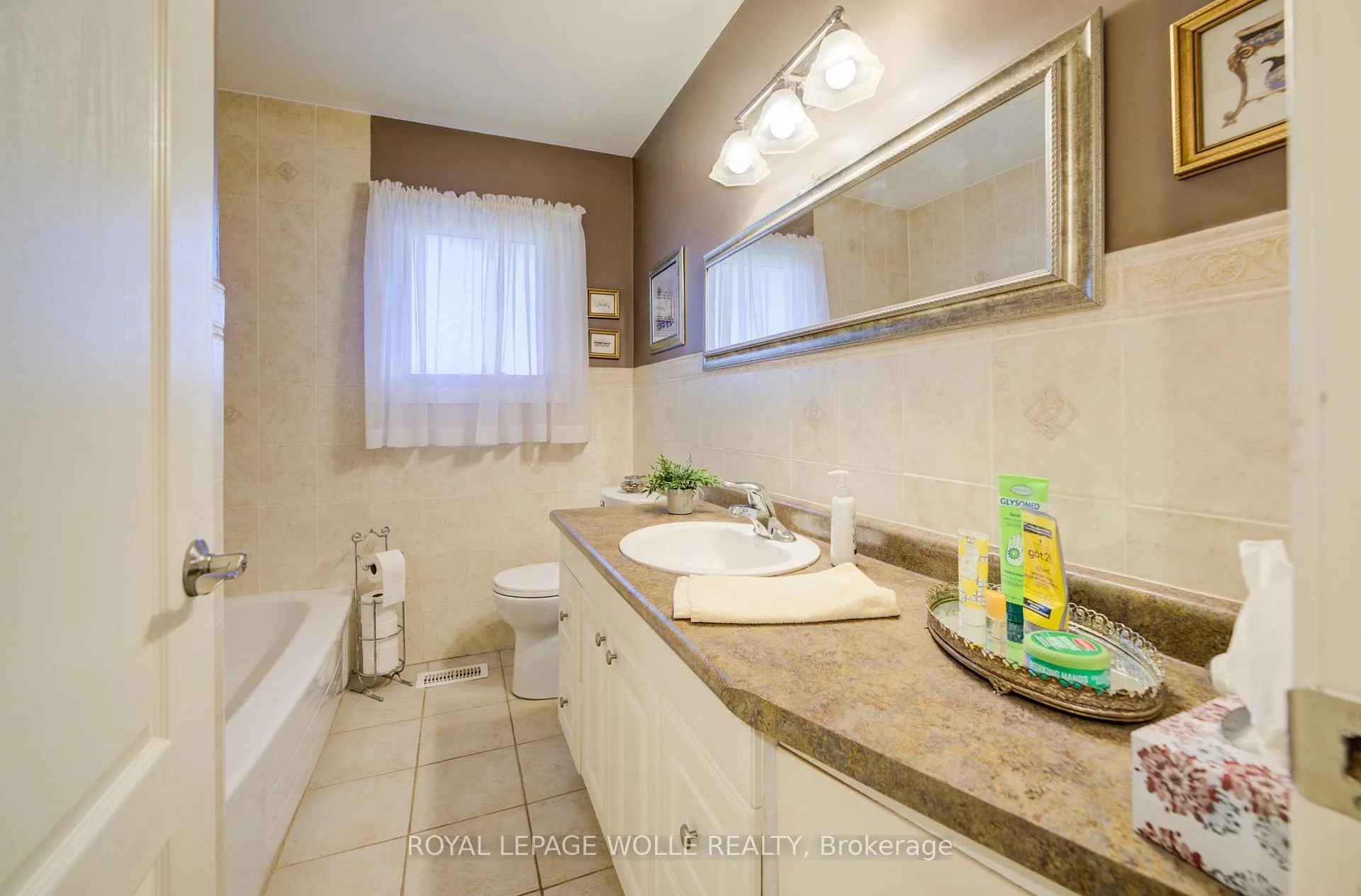 Photo 18 of 116 Boniface Avenue, Kitchener — HOMEH