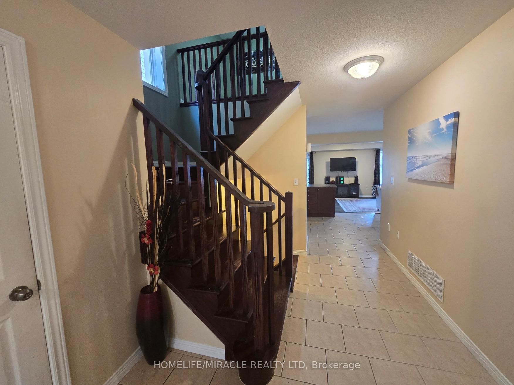 Photo 6 of 59 Periwinkle Drive, Hamilton, Rural Glanbrook — HOMEH