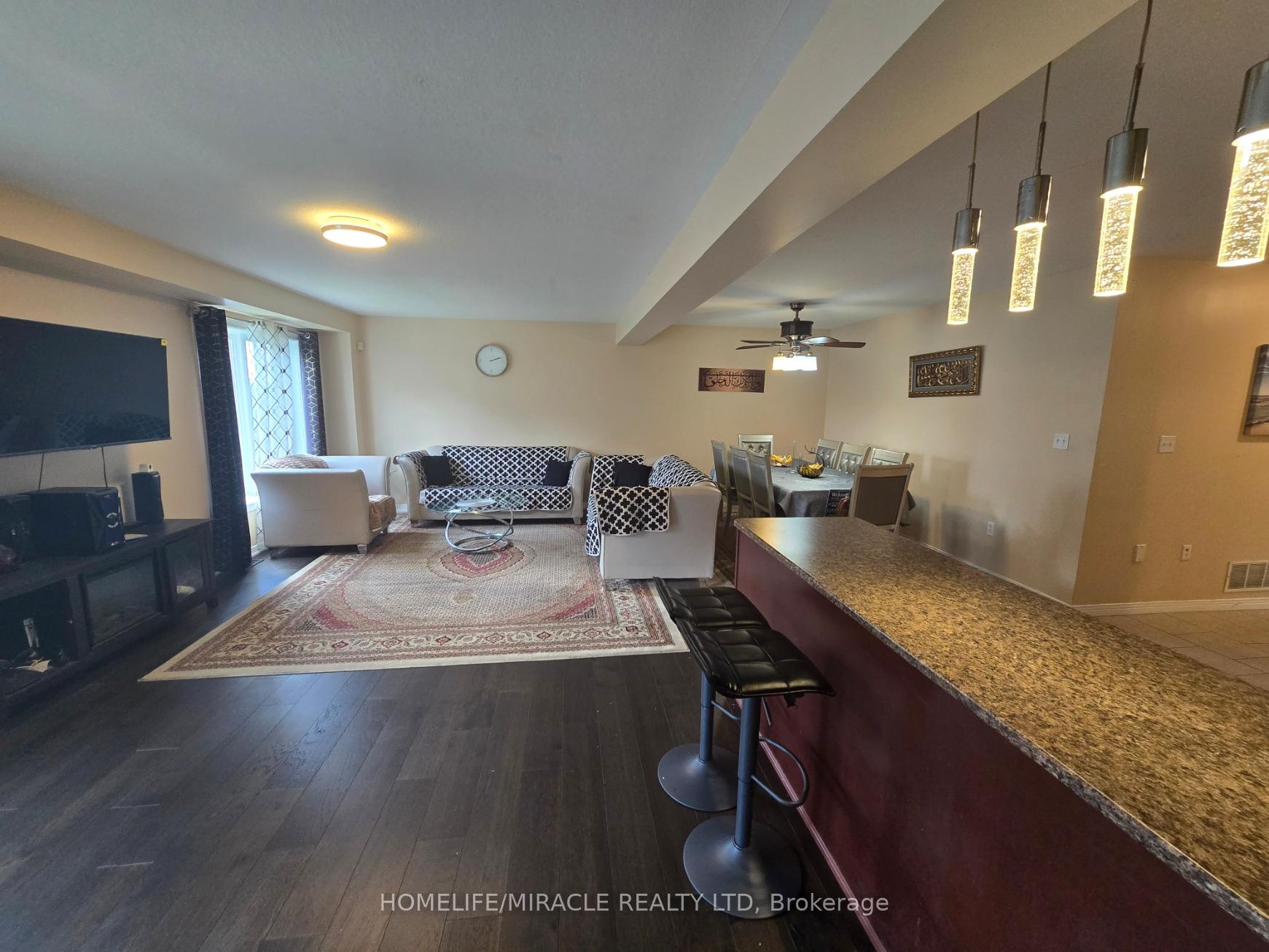 Photo 16 of 59 Periwinkle Drive, Hamilton, Rural Glanbrook — HOMEH