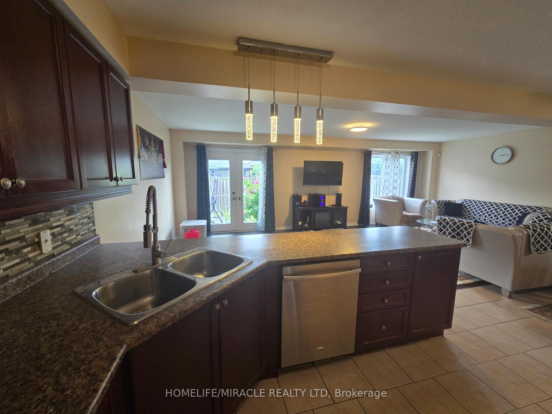 Photo 23 of 59 Periwinkle Drive, Hamilton, Rural Glanbrook — HOMEH