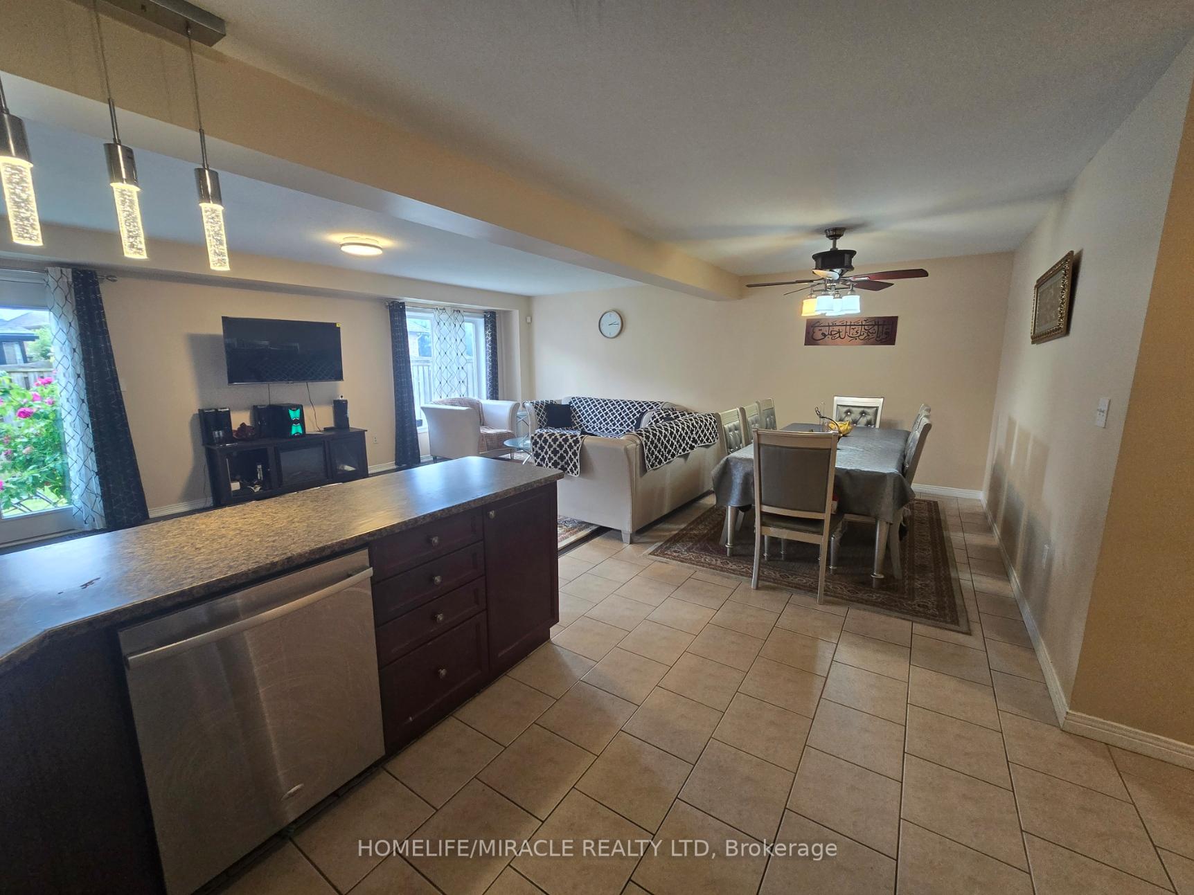 Photo 24 of 59 Periwinkle Drive, Hamilton, Rural Glanbrook — HOMEH