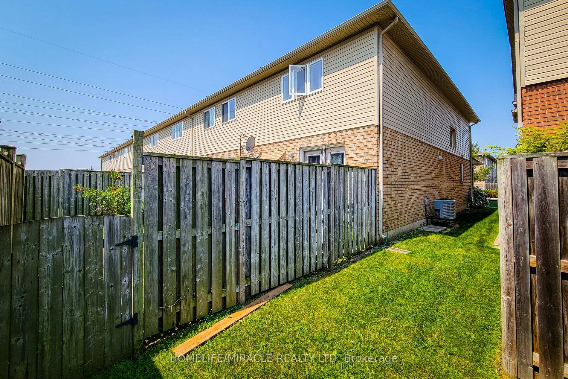 Photo 44 of 59 Periwinkle Drive, Hamilton, Rural Glanbrook — HOMEH