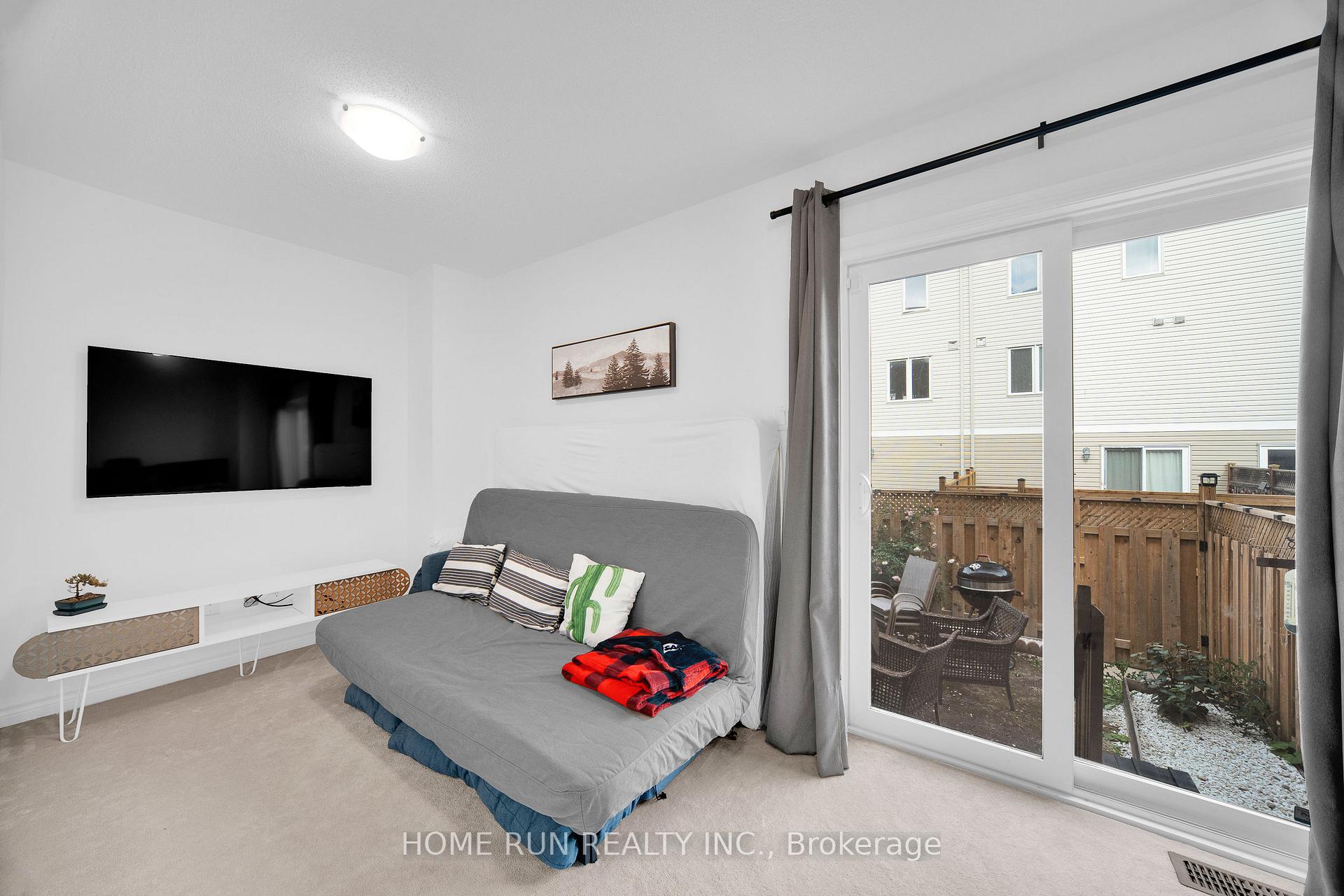Photo 5 of 527 Simran Private, Ottawa, Barrhaven - Cedargrove/Fraserdale — HOMEH