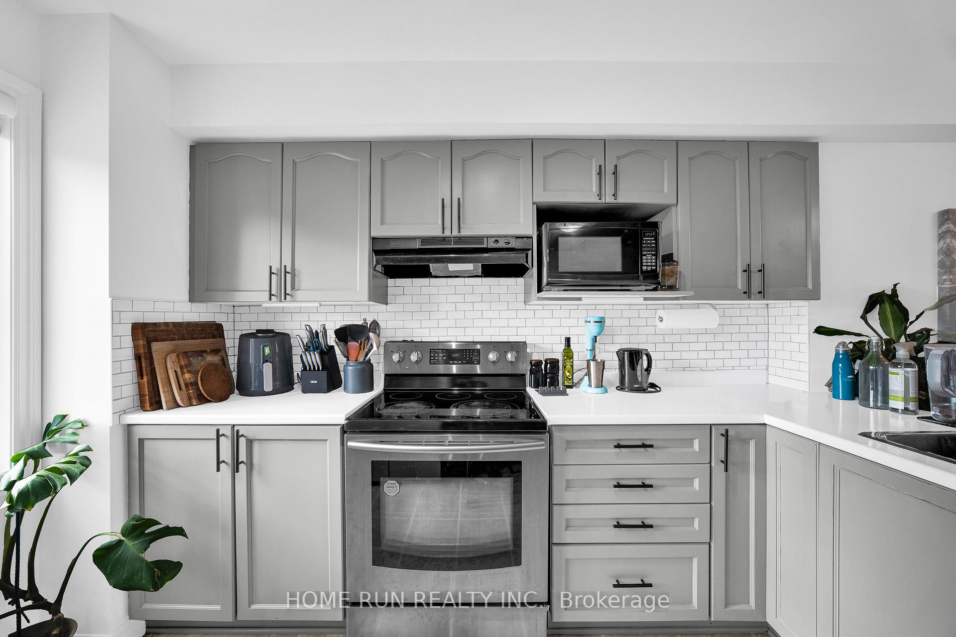 Photo 9 of 527 Simran Private, Ottawa, Barrhaven - Cedargrove/Fraserdale — HOMEH