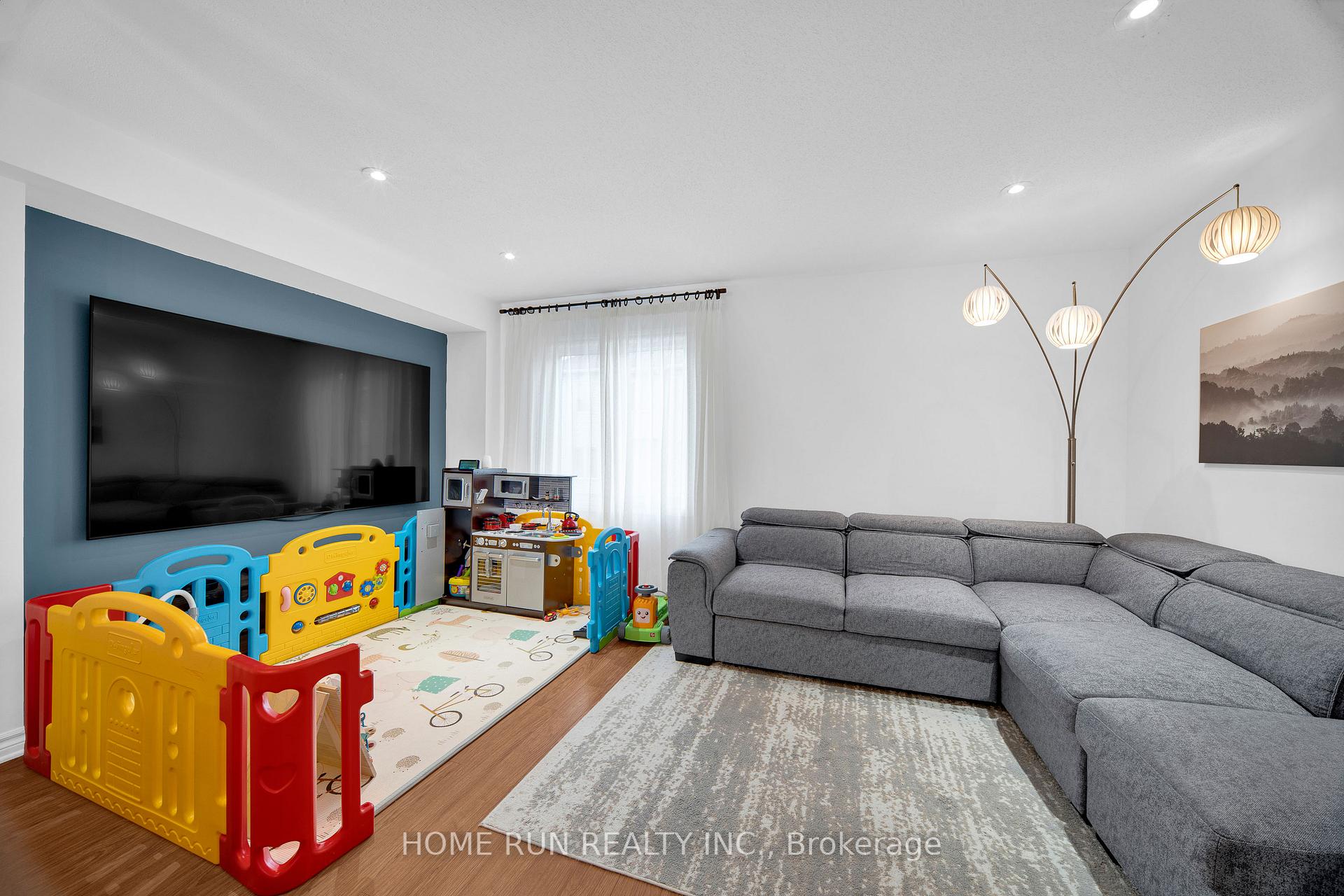 Photo 12 of 527 Simran Private, Ottawa, Barrhaven - Cedargrove/Fraserdale — HOMEH