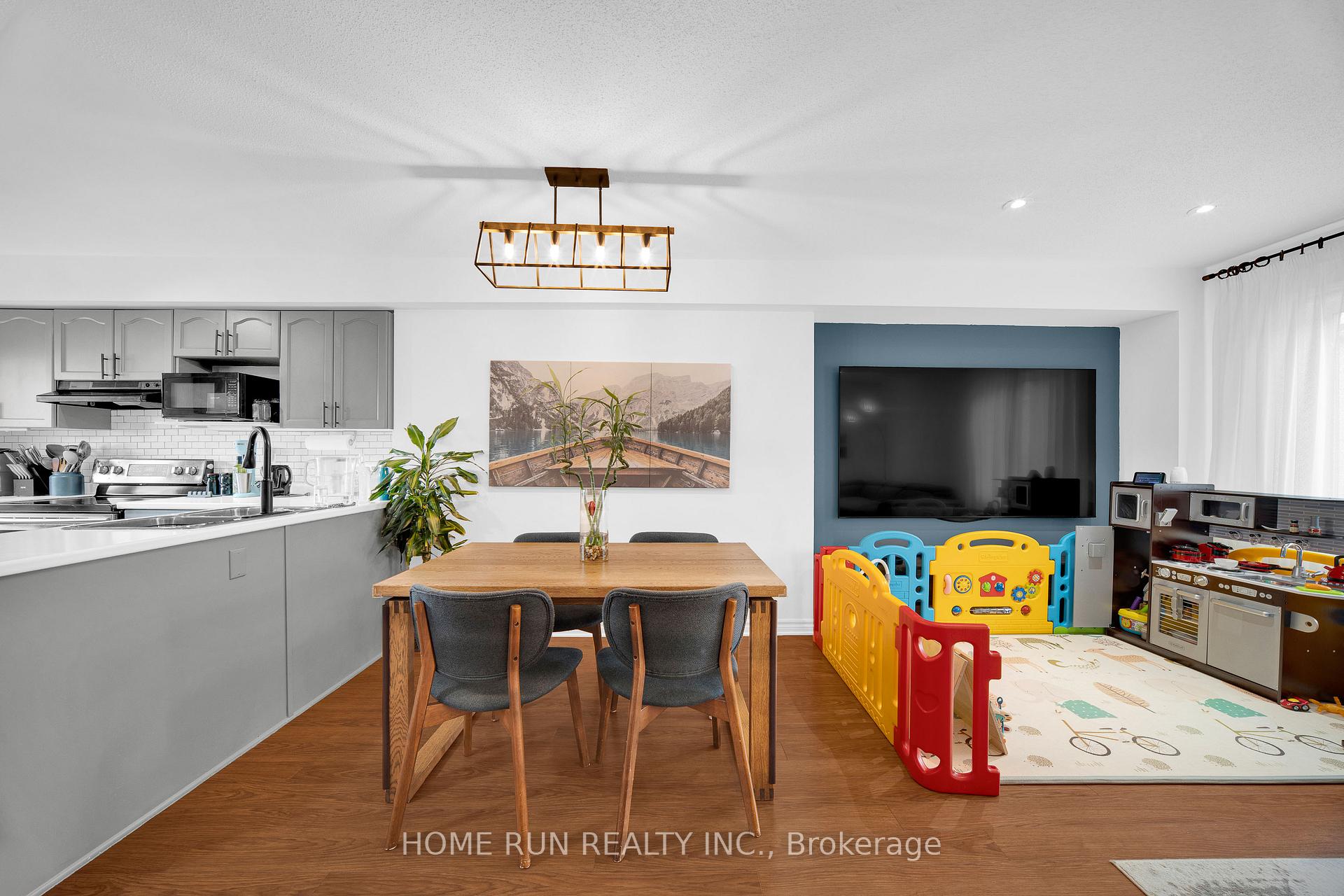 Photo 14 of 527 Simran Private, Ottawa, Barrhaven - Cedargrove/Fraserdale — HOMEH