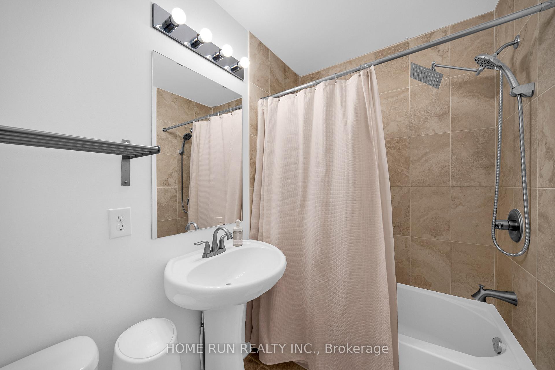 Photo 18 of 527 Simran Private, Ottawa, Barrhaven - Cedargrove/Fraserdale — HOMEH