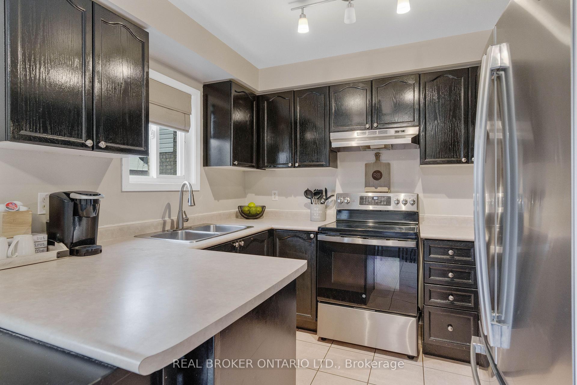Photo 10 of 143 Sproule Drive, Barrie, Edgehill Drive — HOMEH