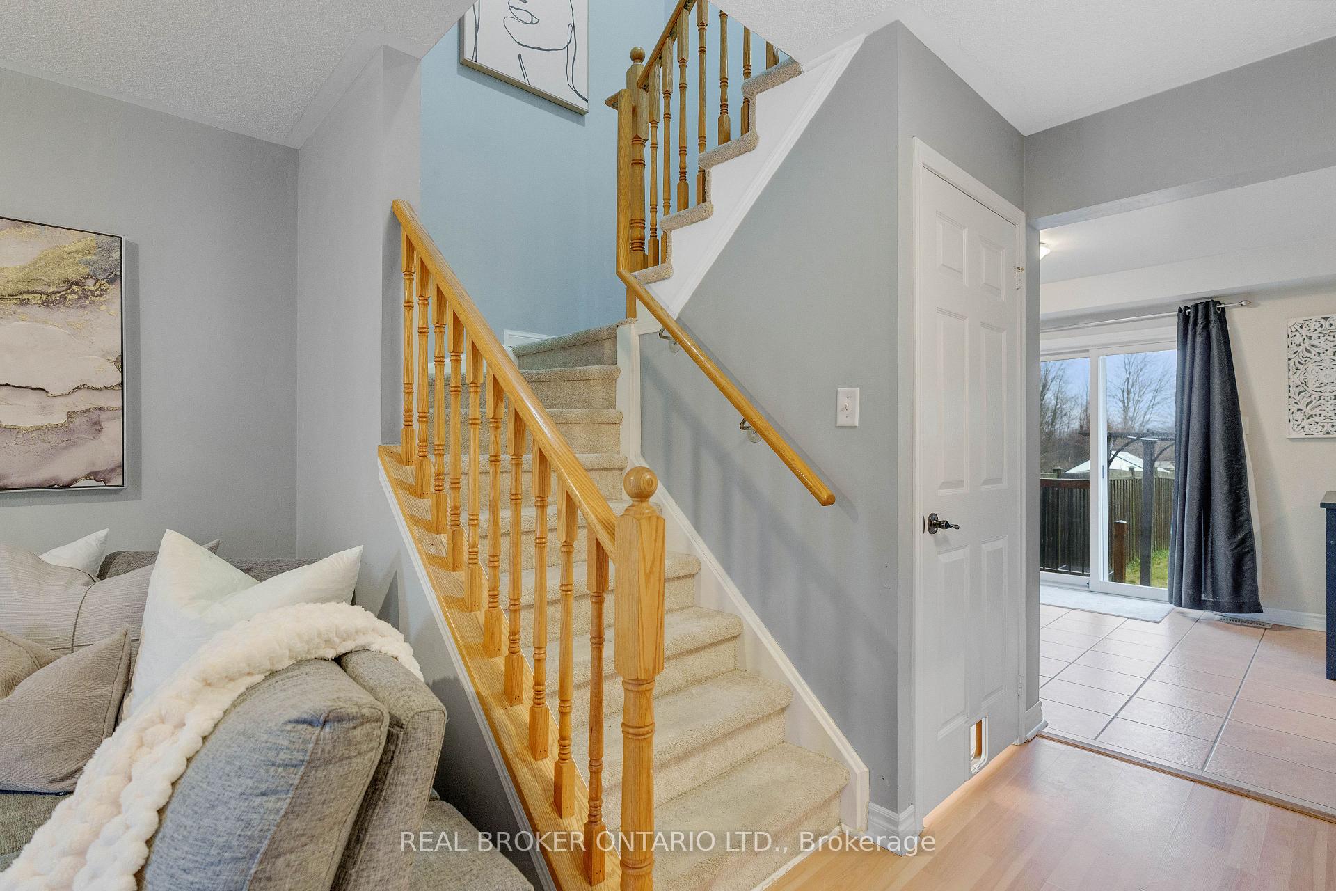Photo 16 of 143 Sproule Drive, Barrie, Edgehill Drive — HOMEH
