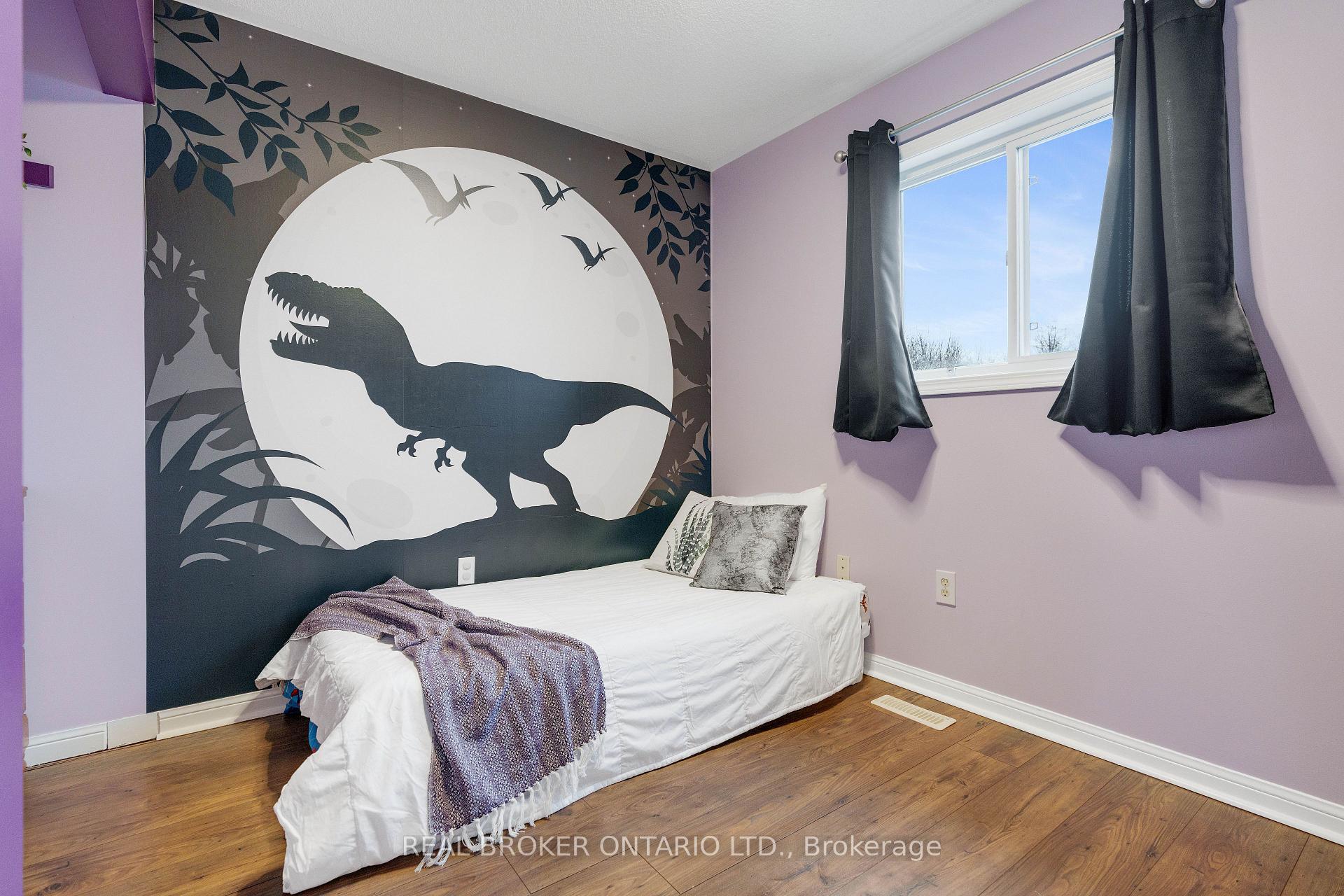 Photo 18 of 143 Sproule Drive, Barrie, Edgehill Drive — HOMEH